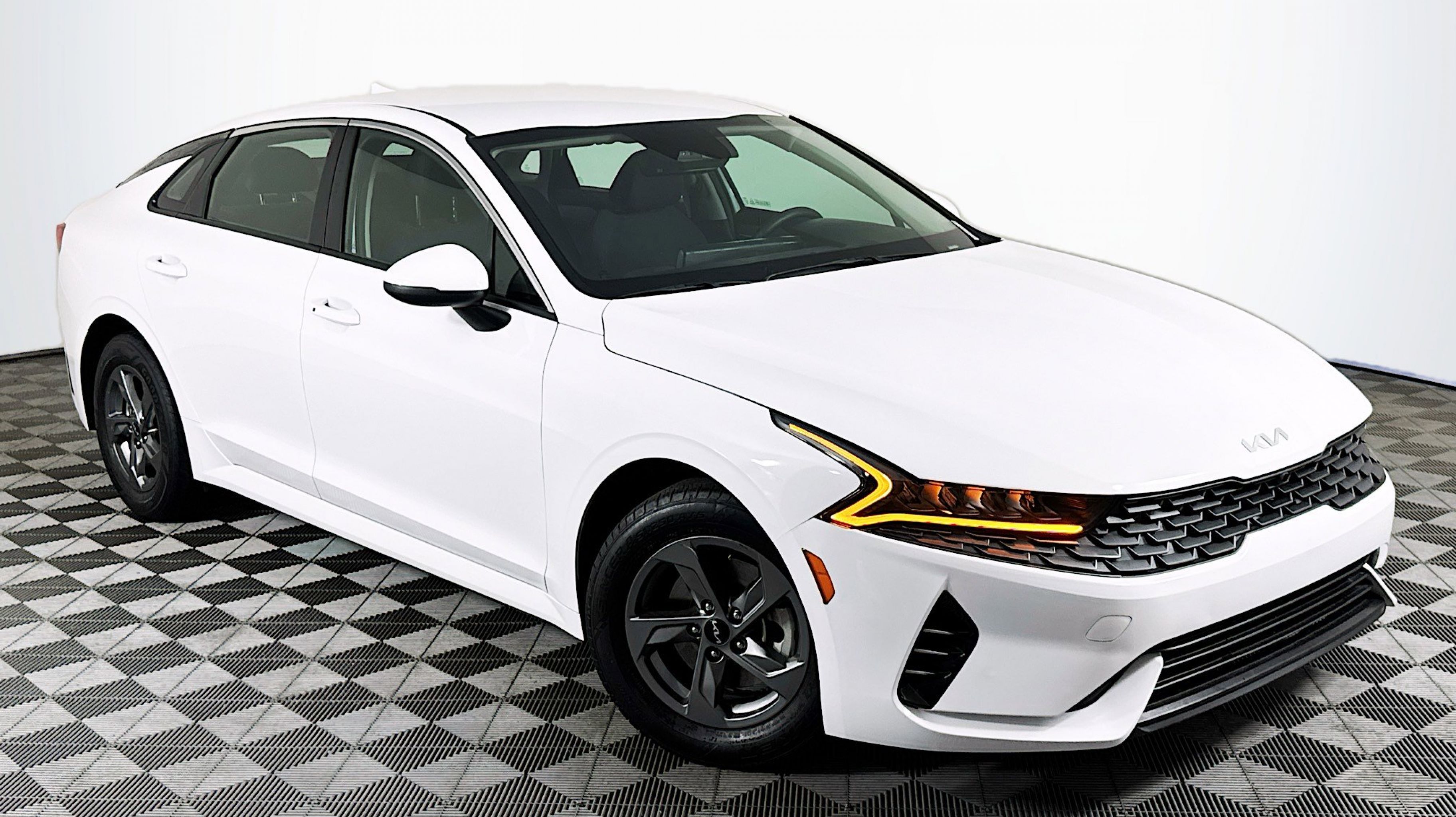 2024 Kia Optima LXS FWD's photo