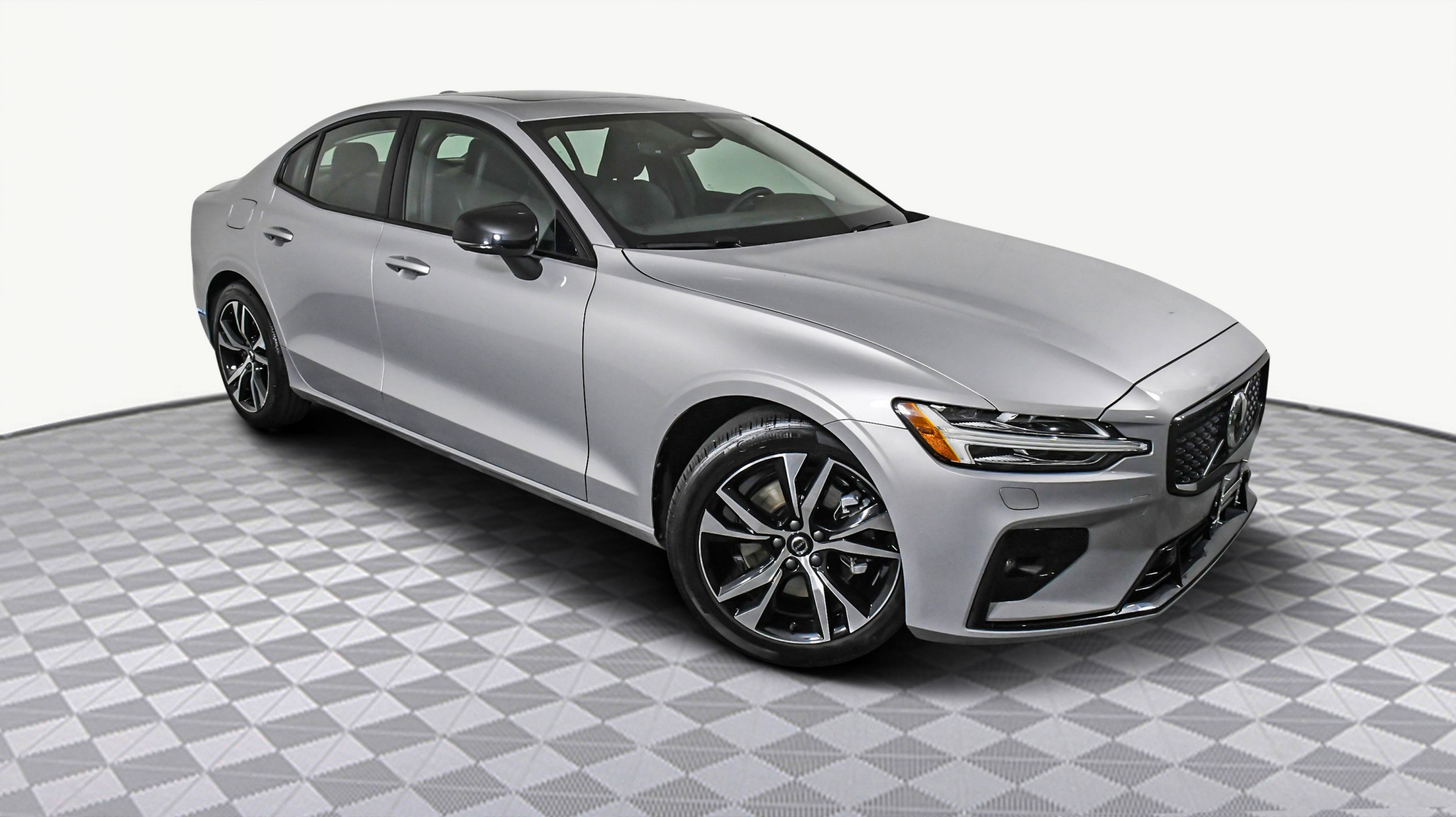 2025 Volvo S60