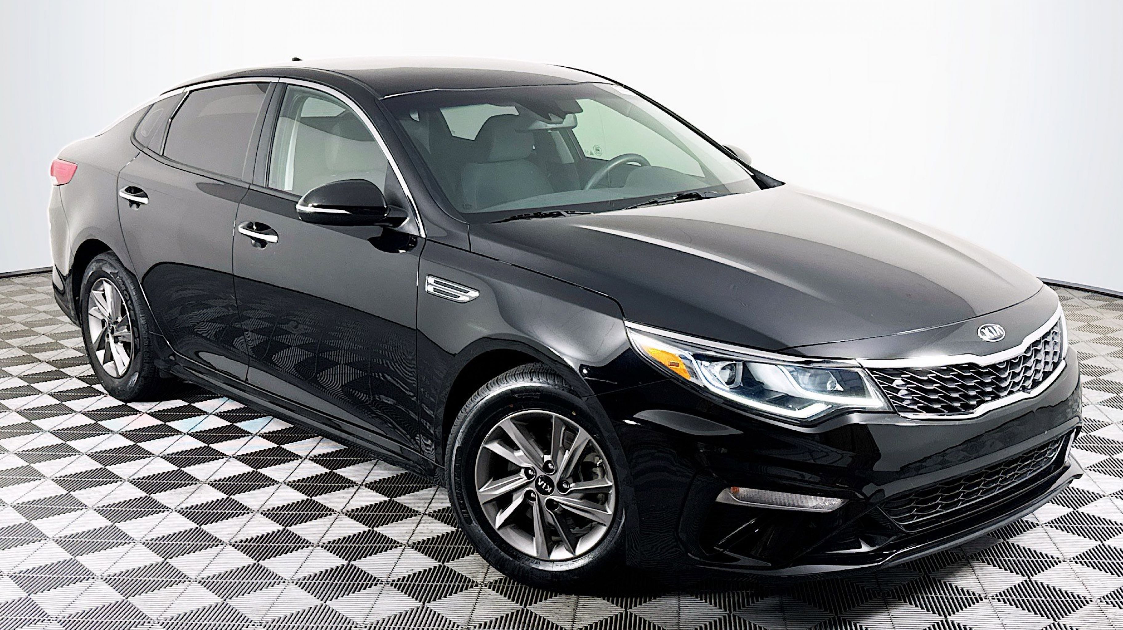 2020 Kia Optima LX AT's photo