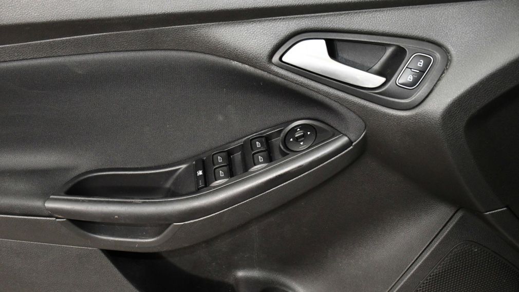 2016 Ford Focus SE #14