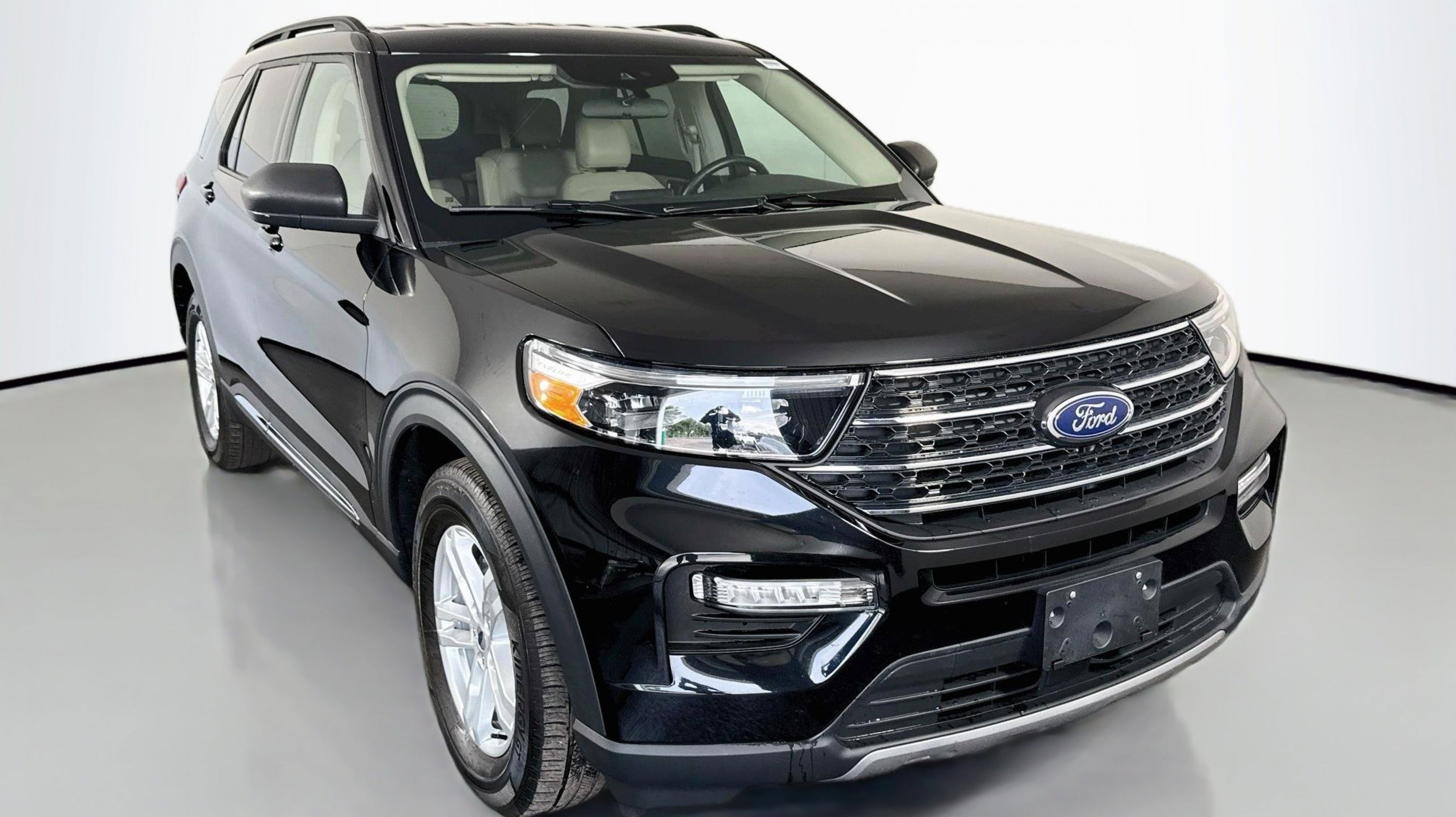 2024 Ford Explorer XLT RWD's photo