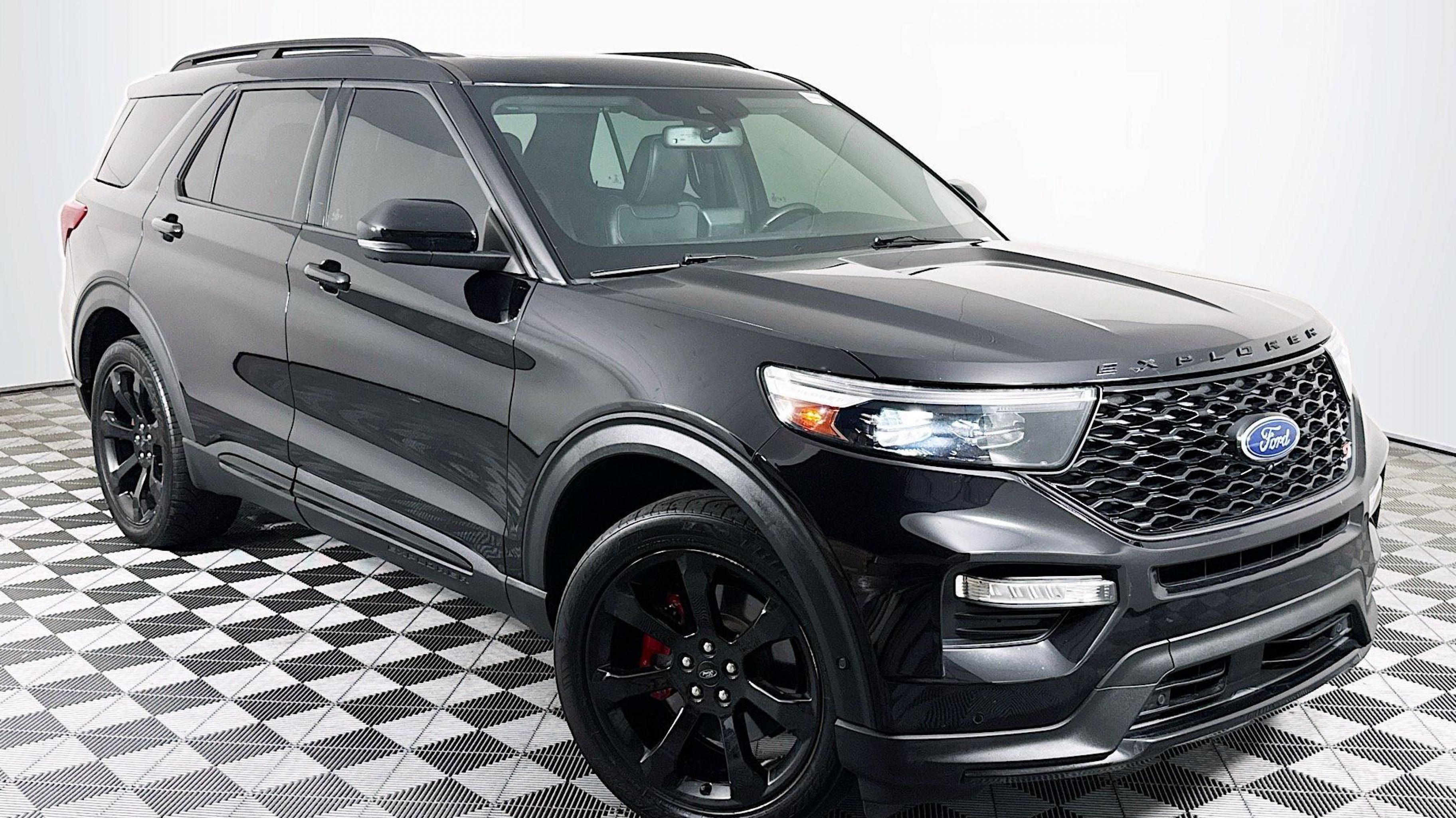 2021 Ford Explorer ST 4WD's photo