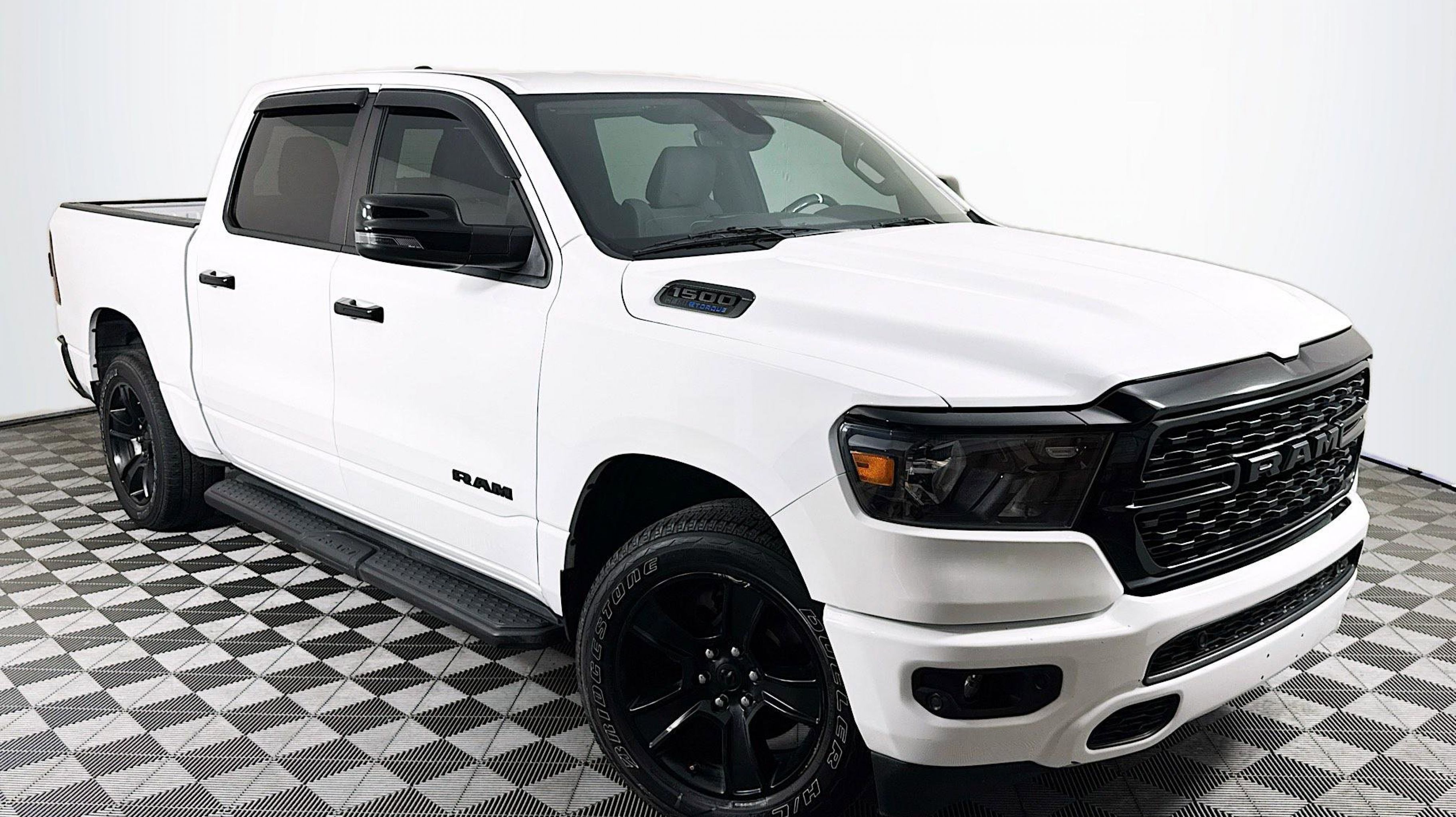 2024 RAM 1500 Big Horn/Lone Star Crew Cab 5'7's photo
