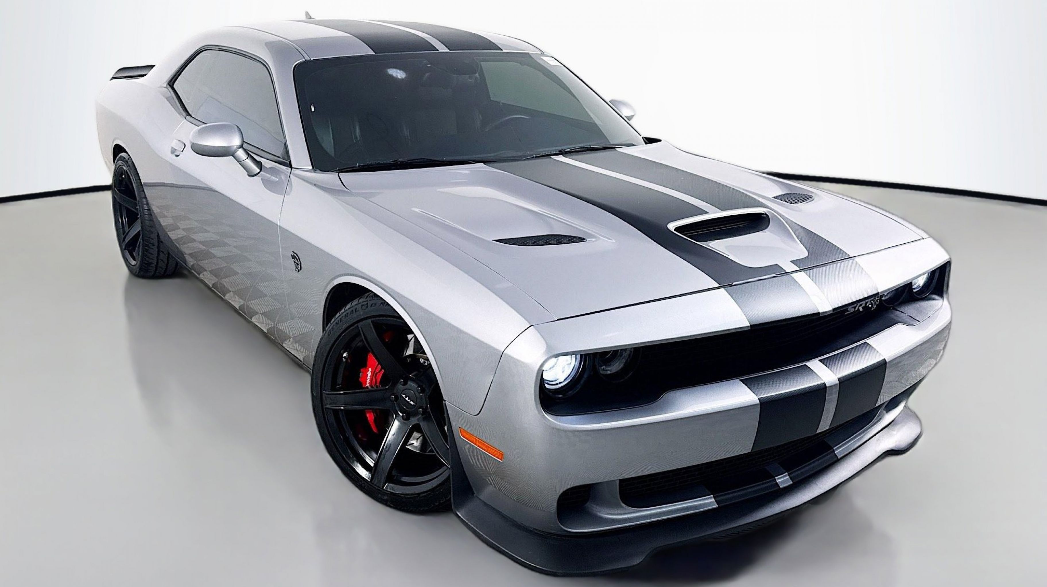 2016 Dodge Challenger SRT's photo