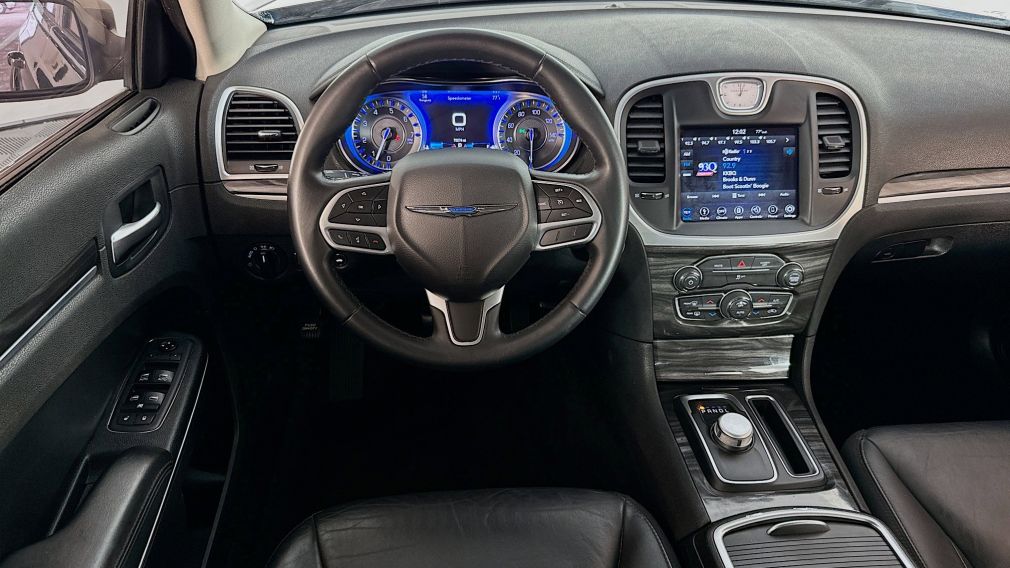 2018 Chrysler 300 Touring L #10