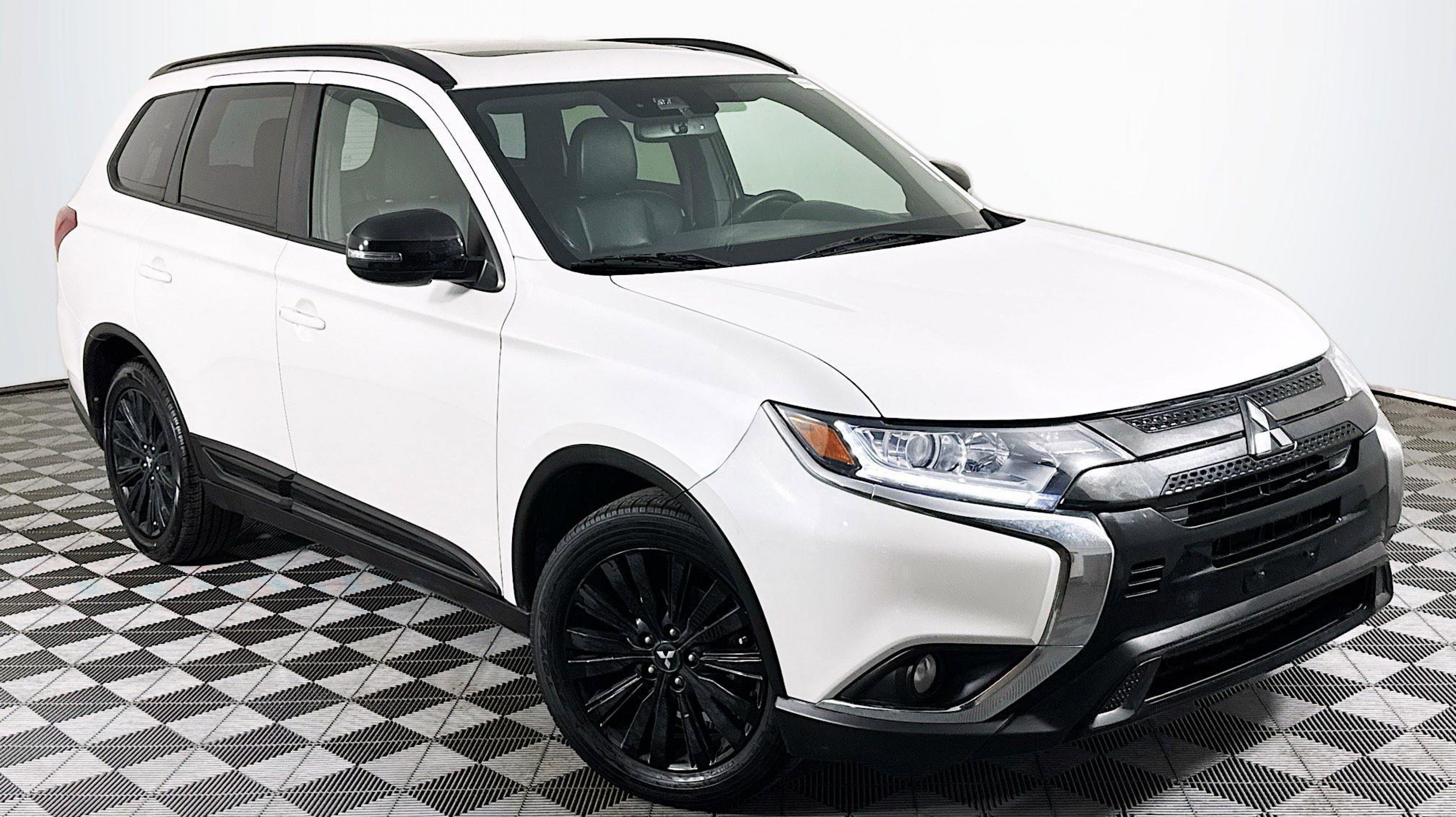 2020 Mitsubishi Outlander LE