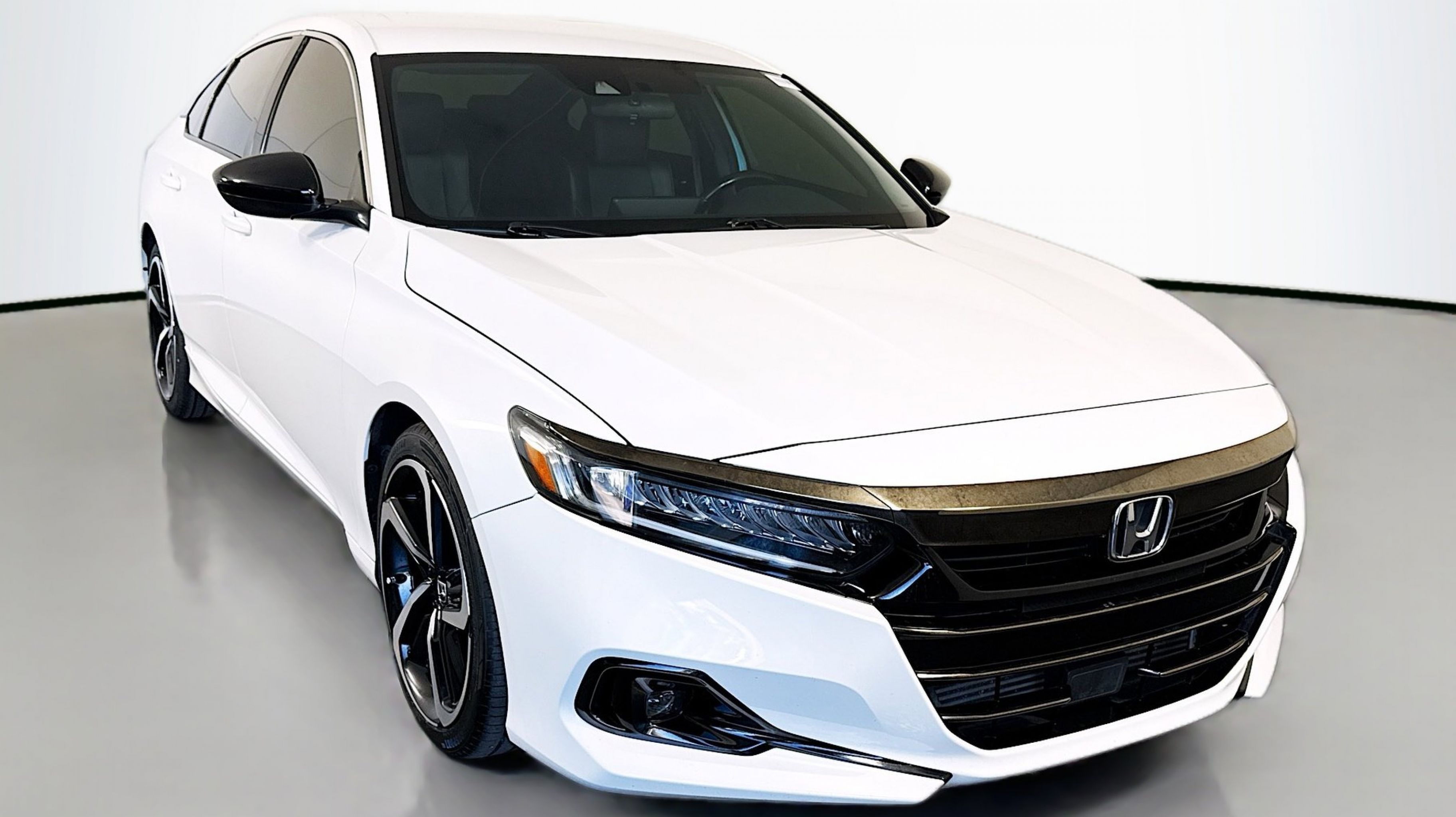 2021 Honda Accord Sport's photo