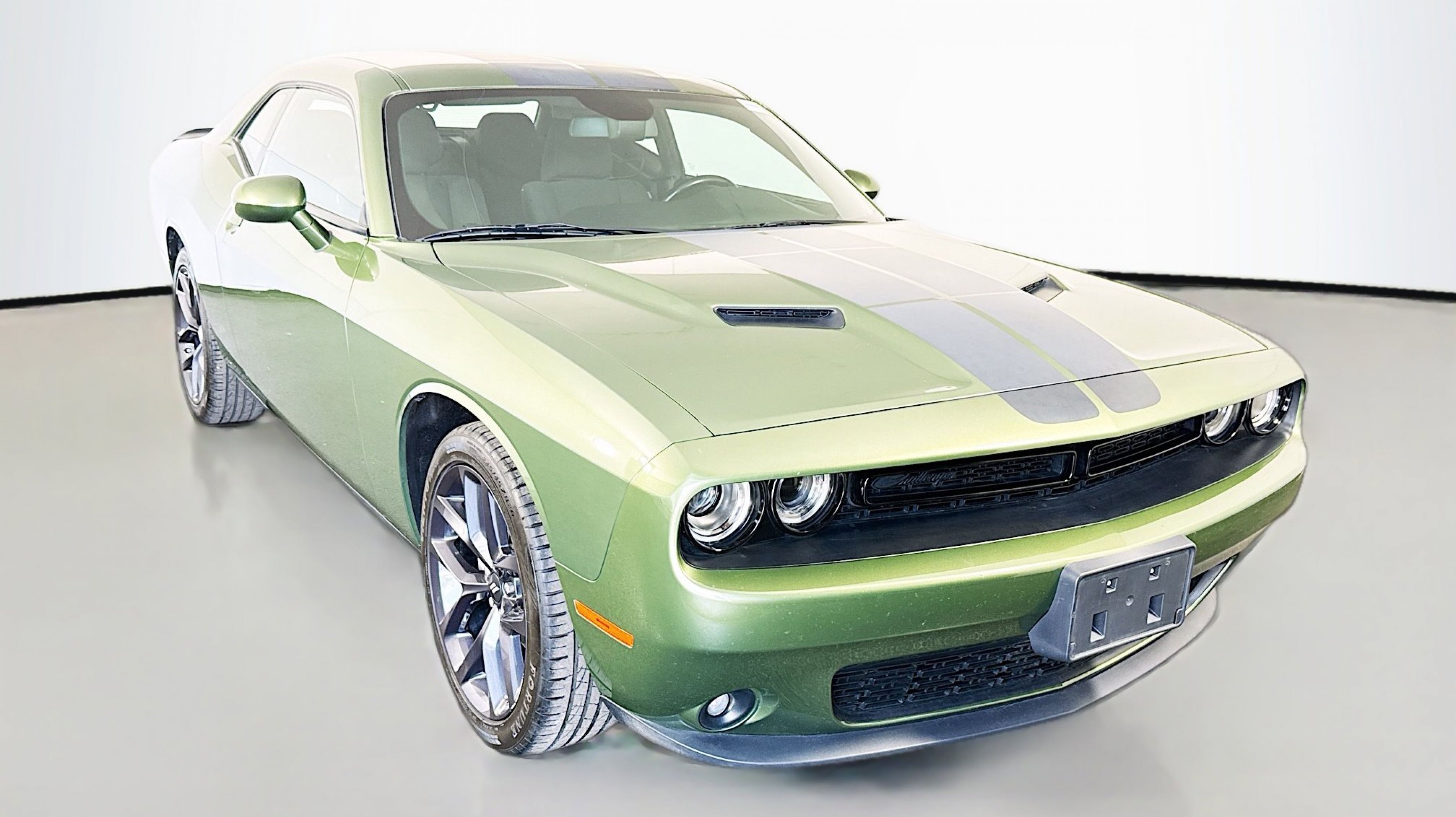 2023 Dodge Challenger SXT Auto's photo