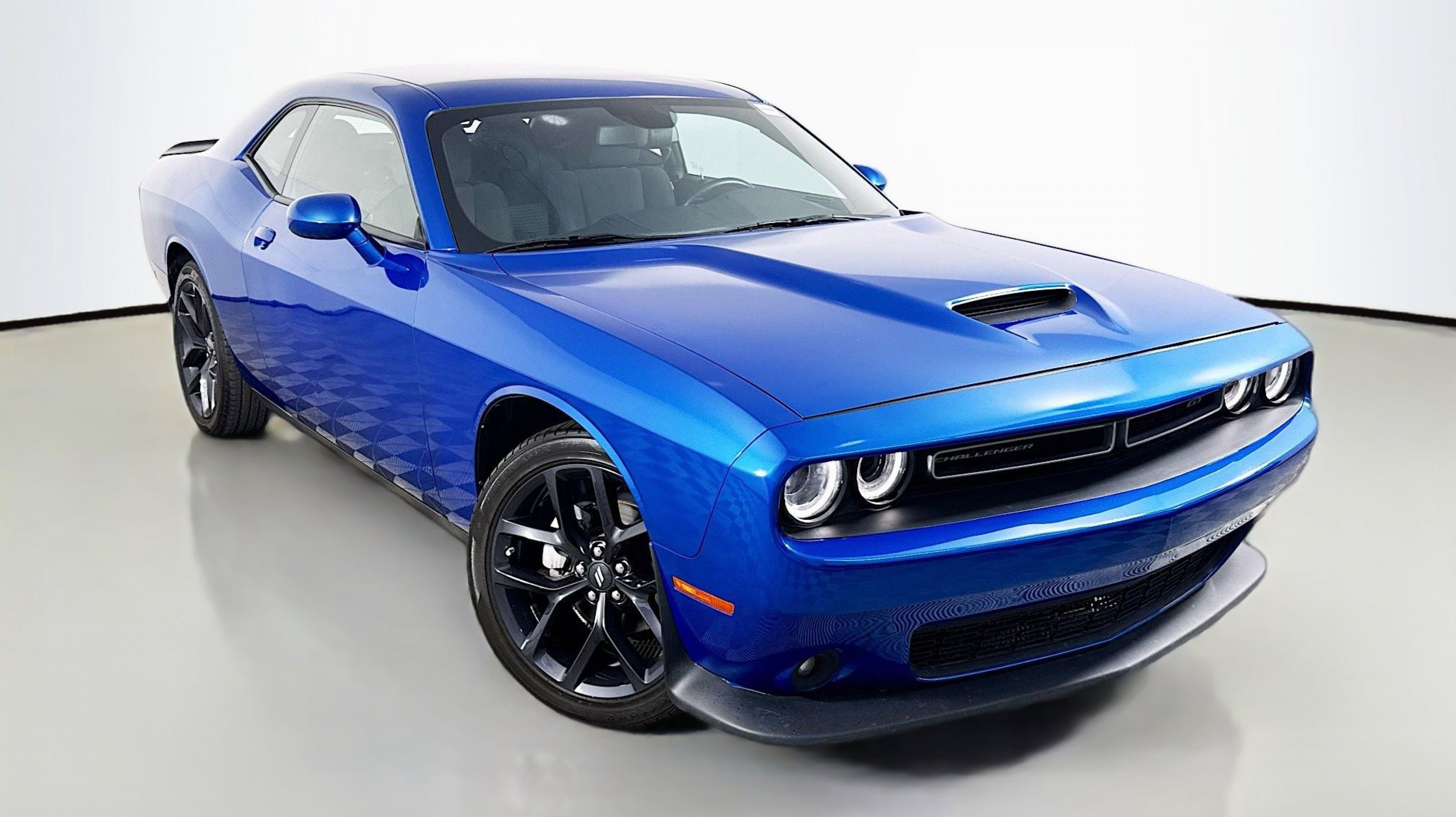 2023 Dodge Challenger SXT Auto's photo