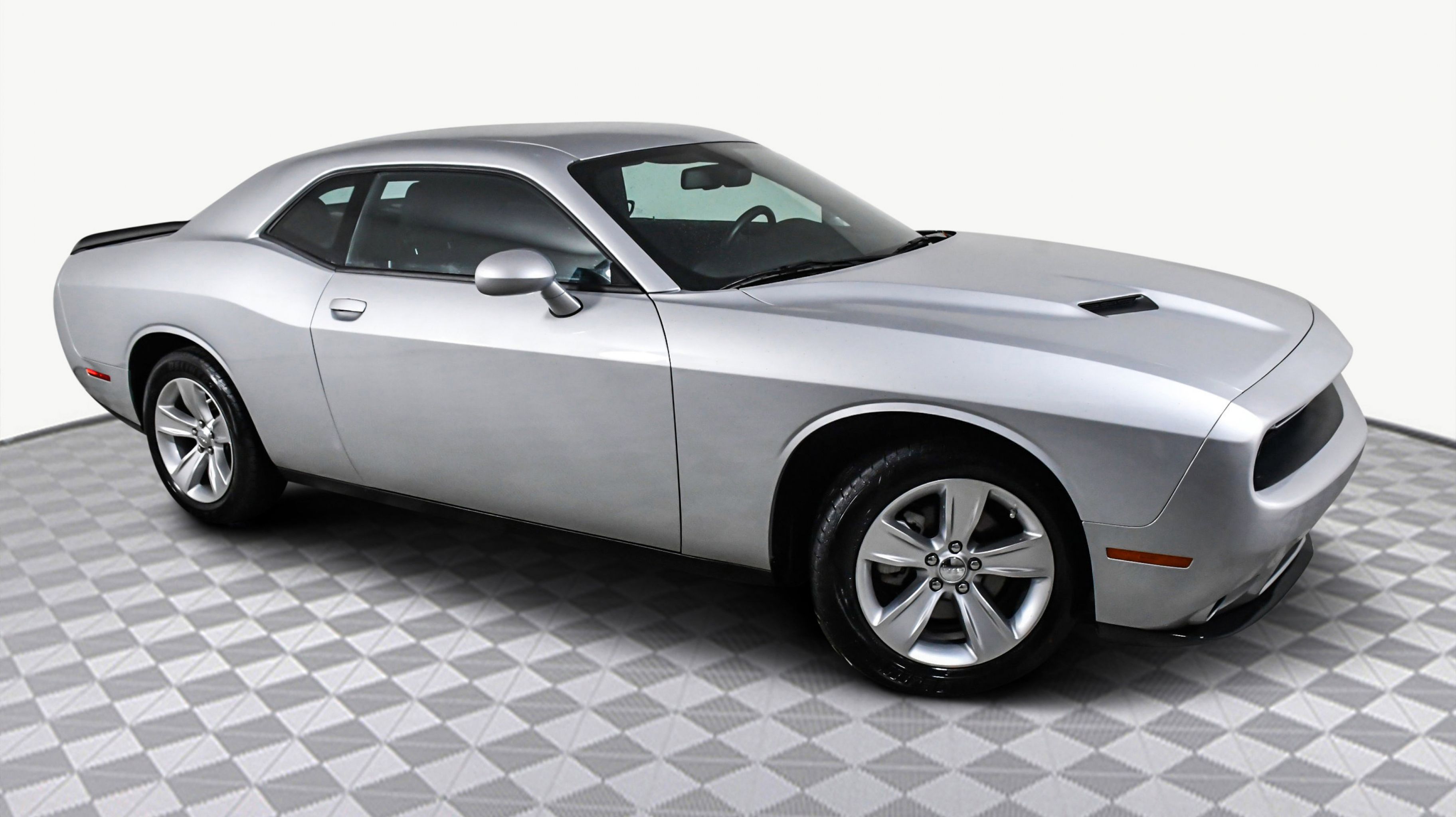 2023 Dodge Challenger SXT's photo