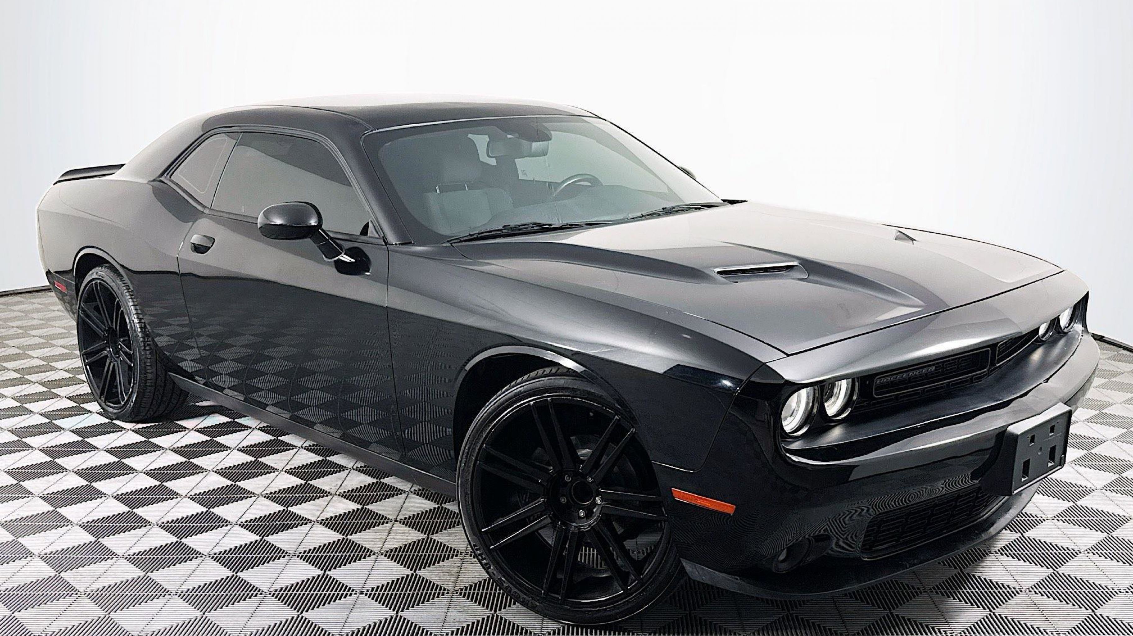 2017 Dodge Challenger SXT