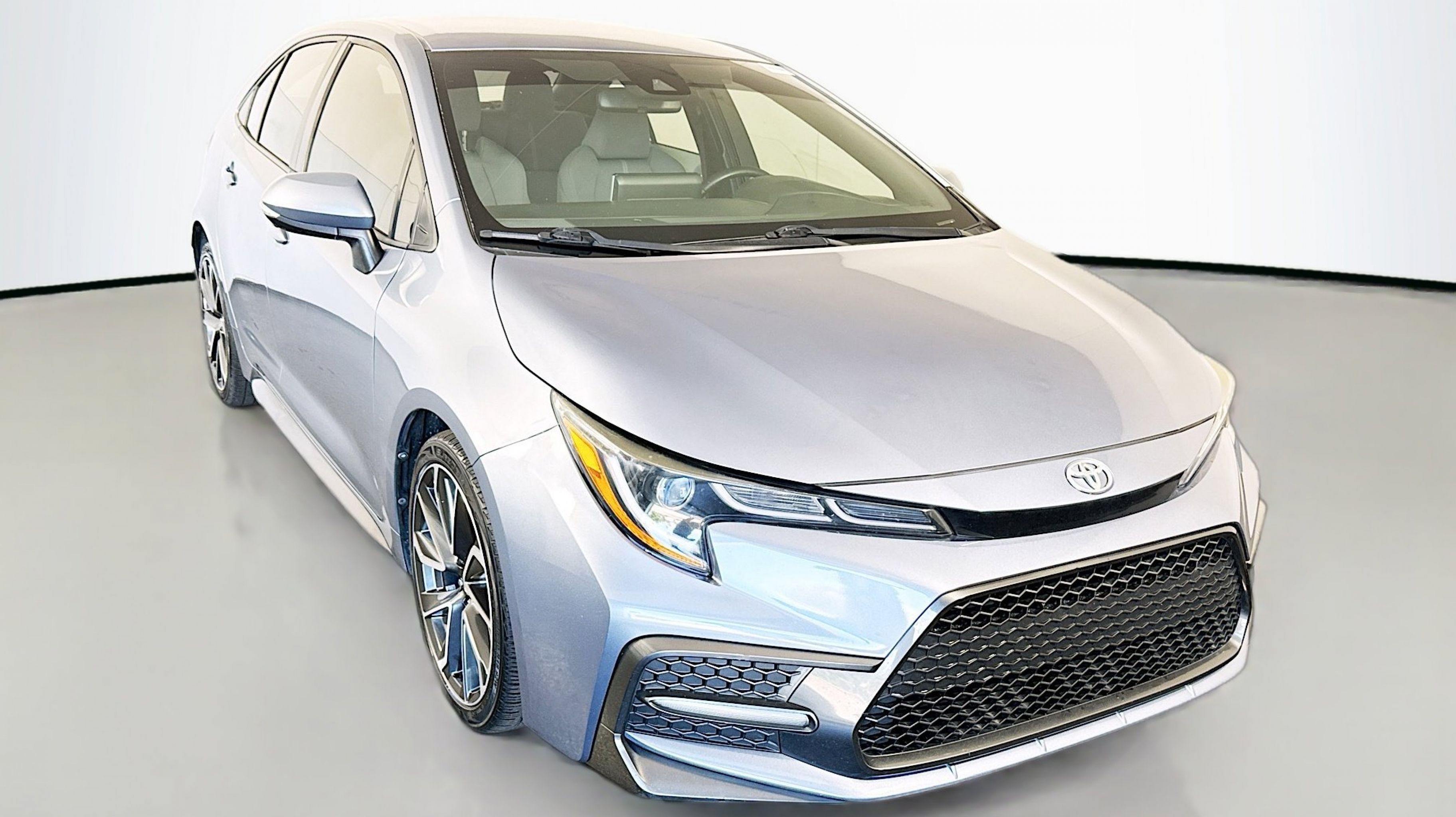 2020 Toyota Corolla SE AT's photo