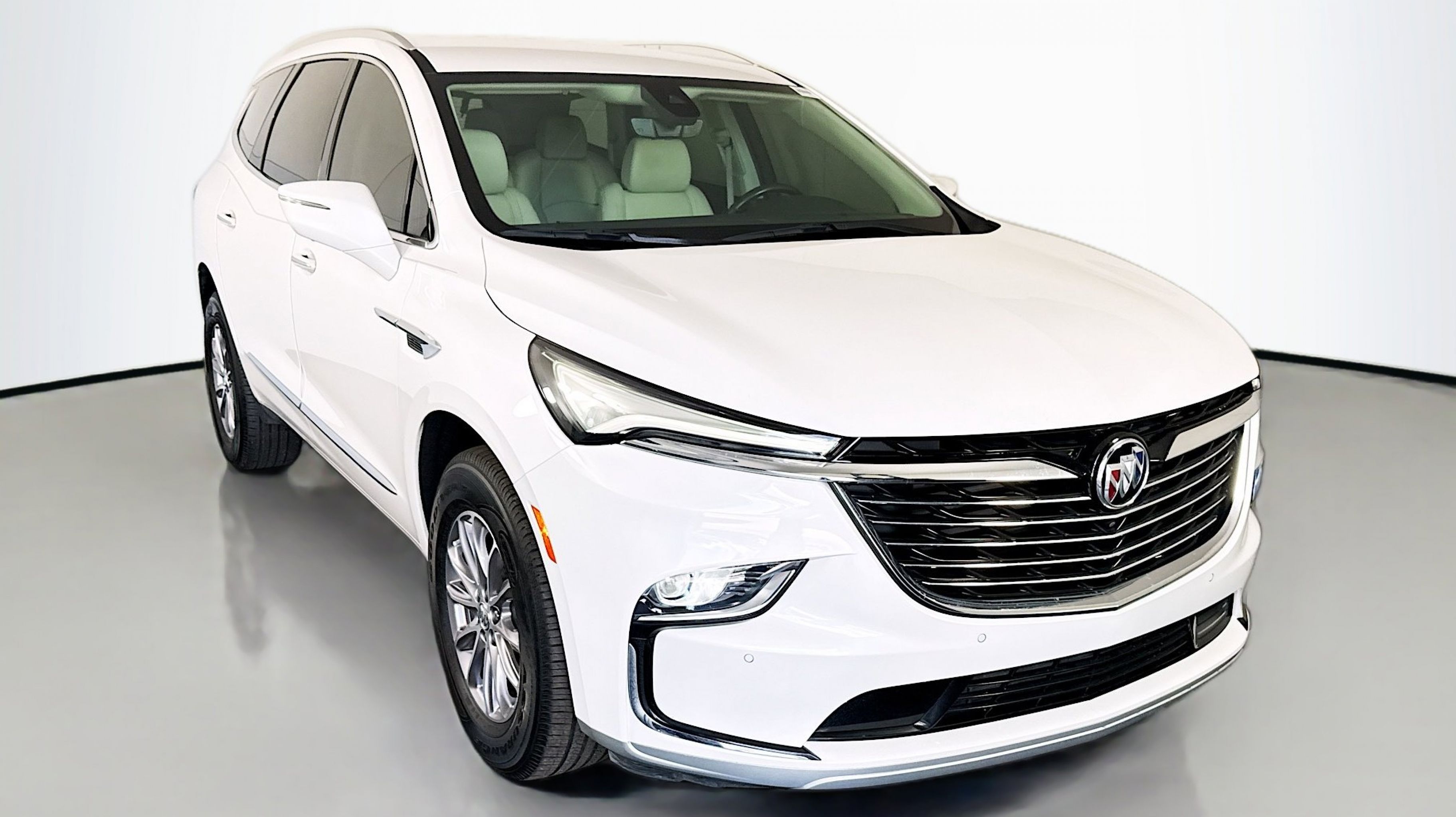 2023 Buick Enclave Essence's photo