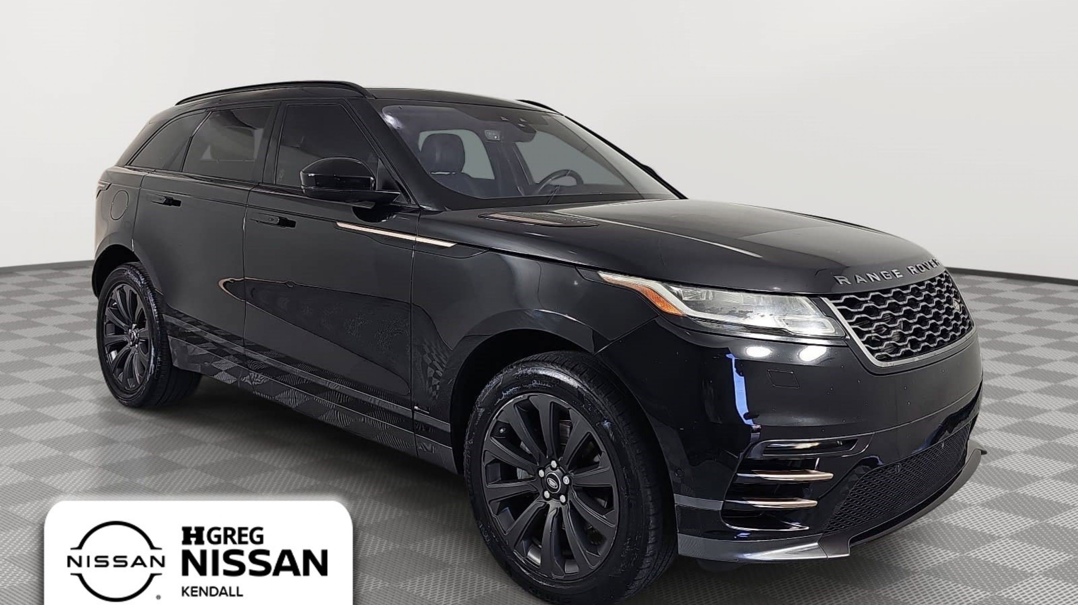 Used 2018 Land Rover Range Rover Velar SE R-Dynamic for sale at HGreg