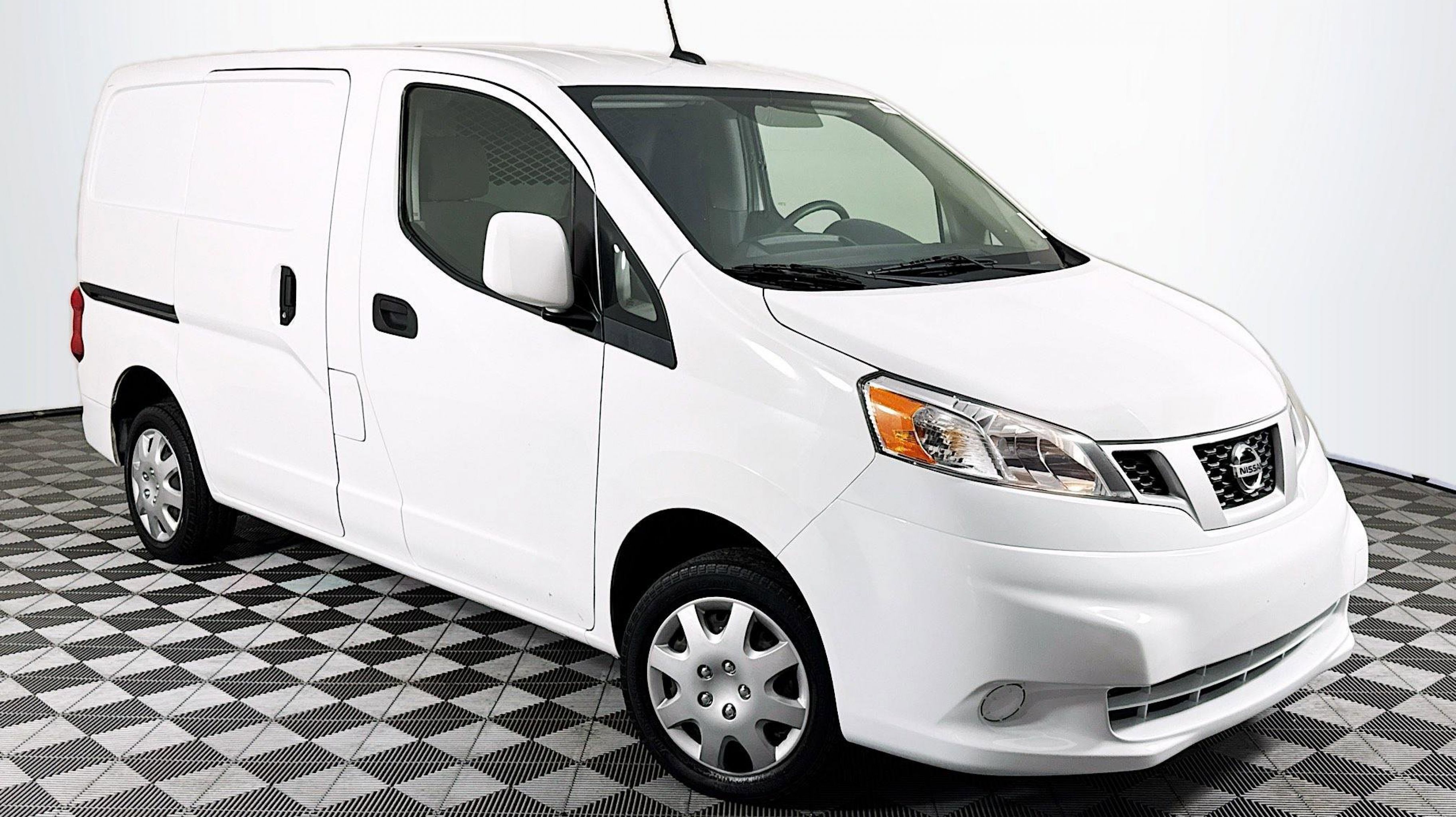 nissan nv 200 2021