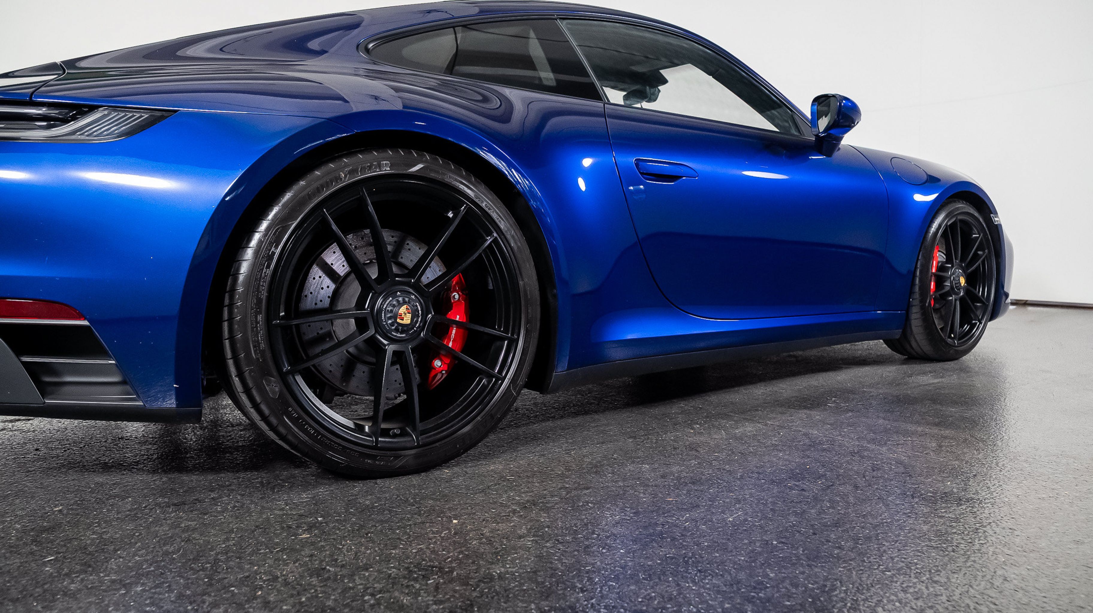 2024 Porsche 911 GTS - Photo 32