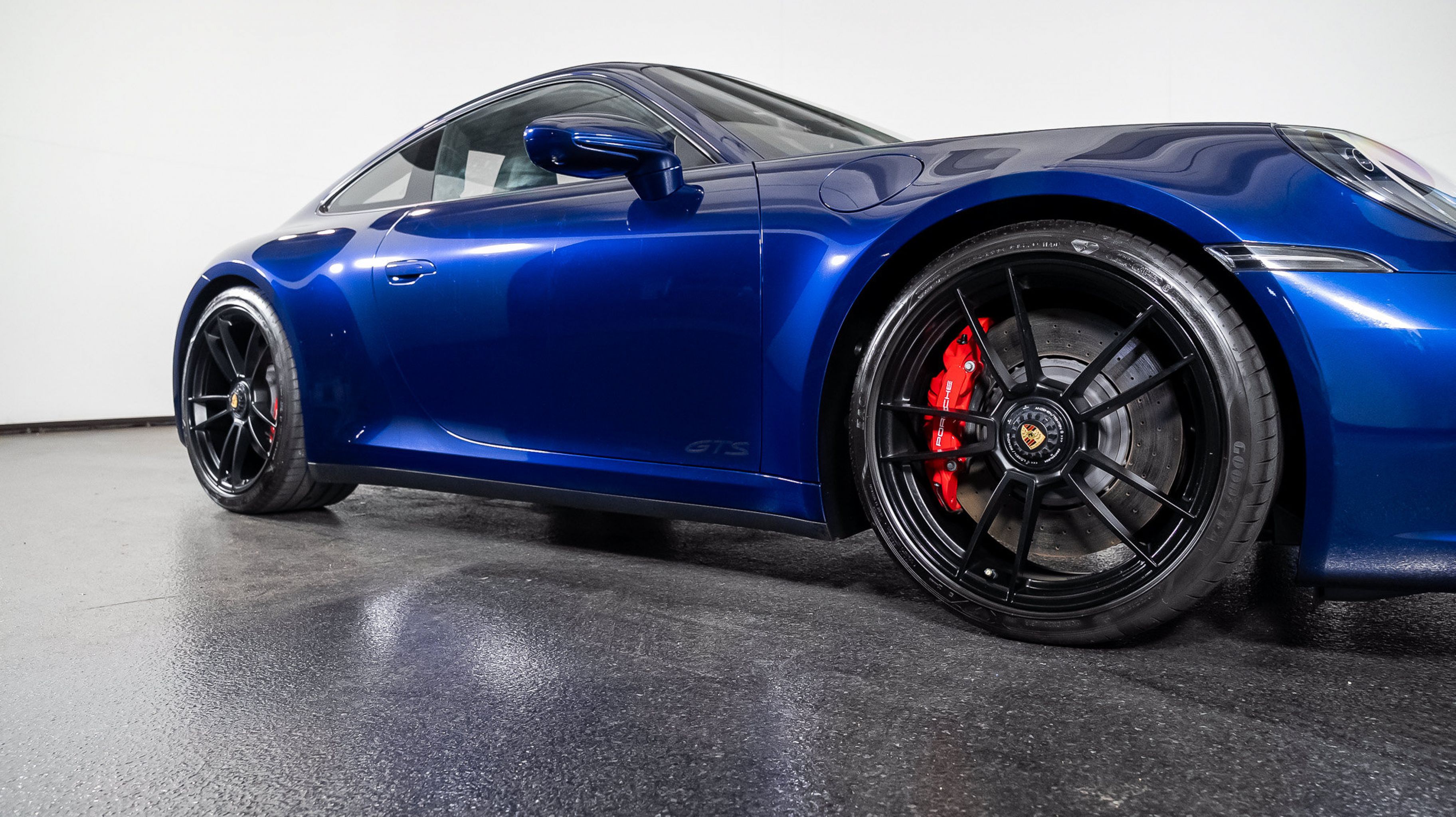 2024 Porsche 911 GTS - Photo 35
