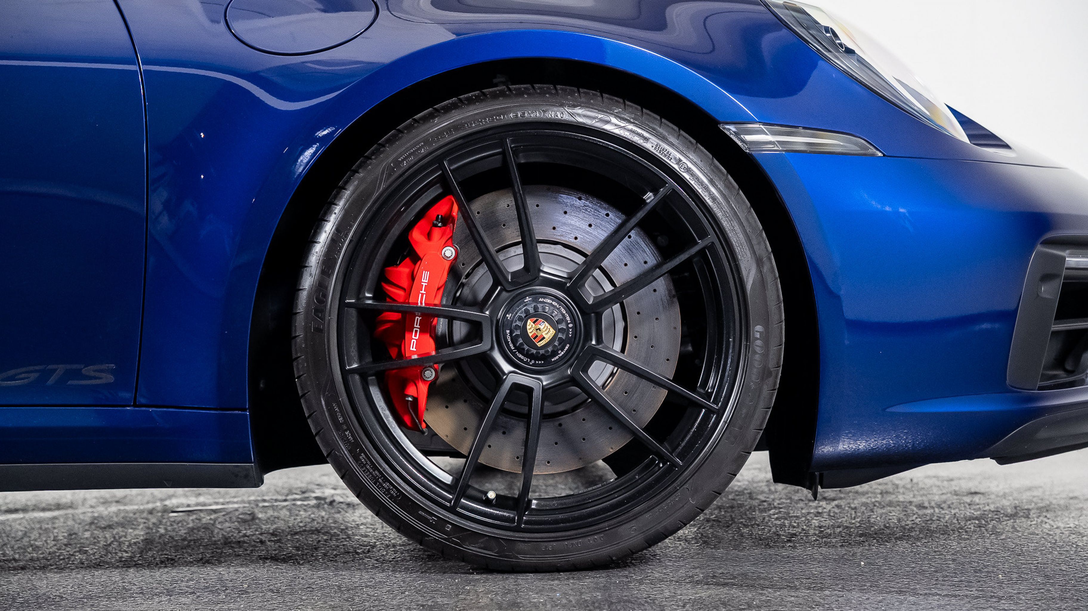 2024 Porsche 911 GTS - Photo 34