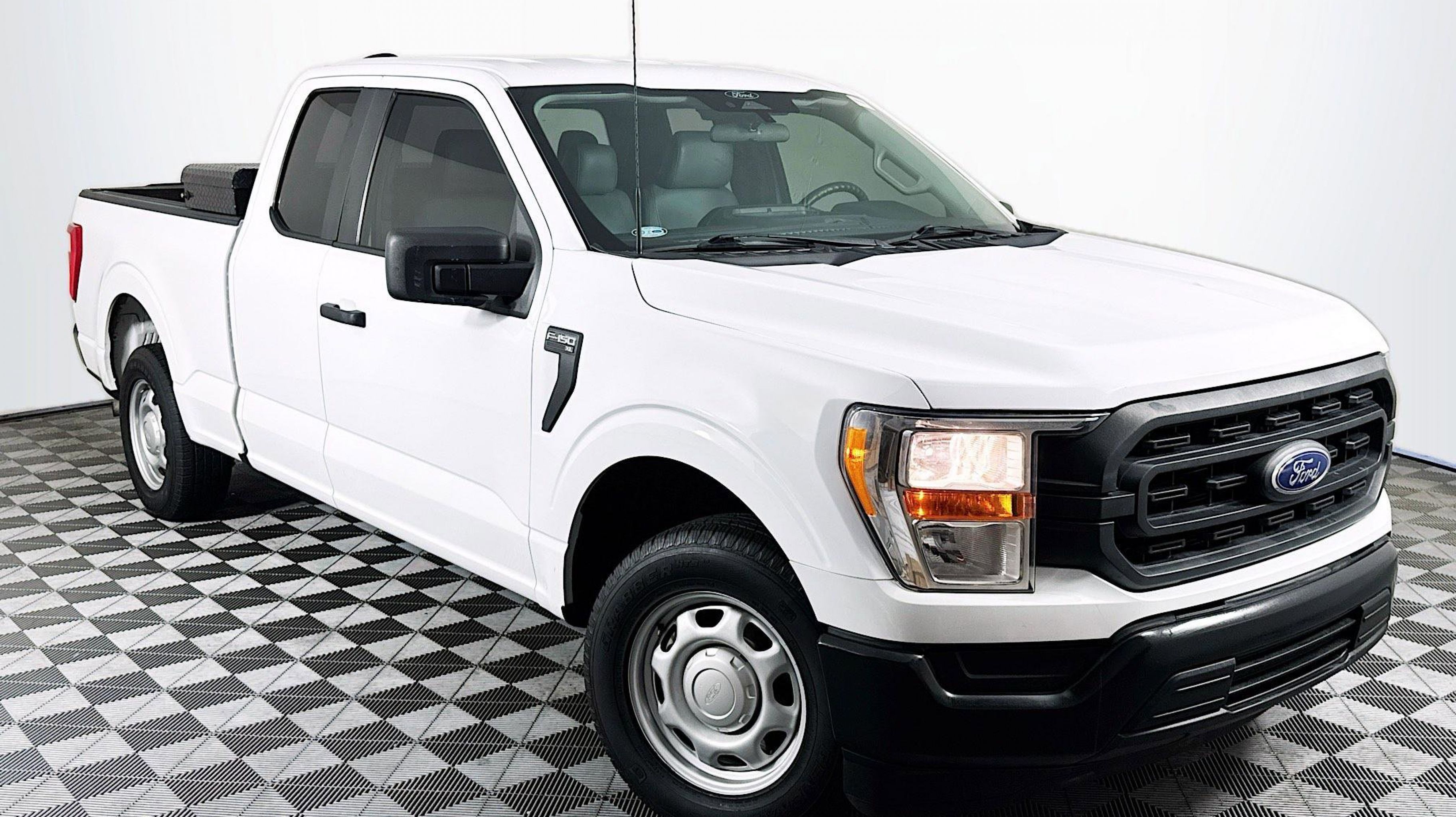 2022 Ford F-150 XL SuperCab 6-1/2 Box's photo