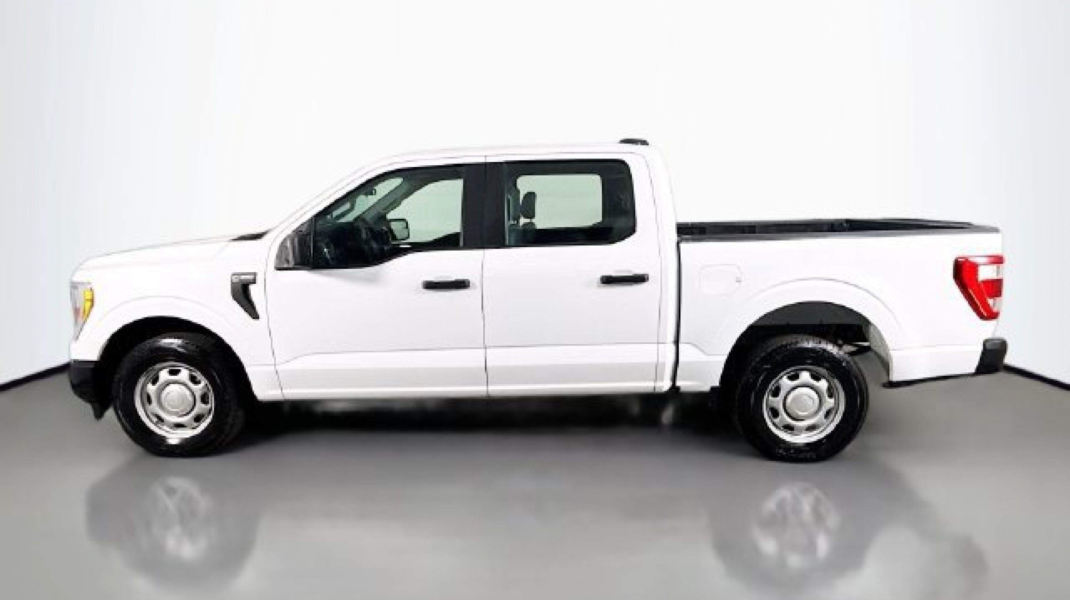 2022 Ford F-150 XL - Photo 4