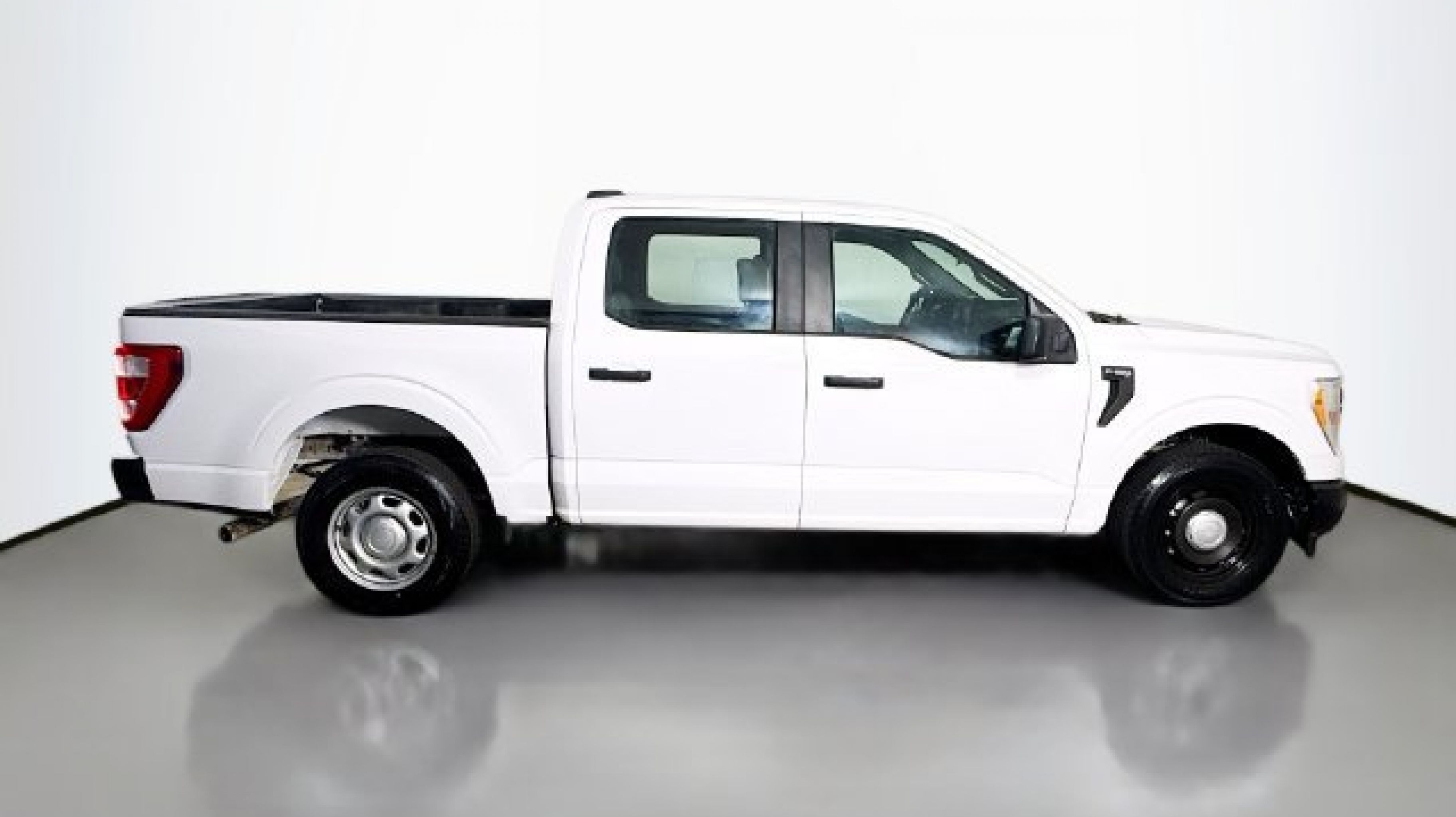 2022 Ford F-150 XL - Photo 8