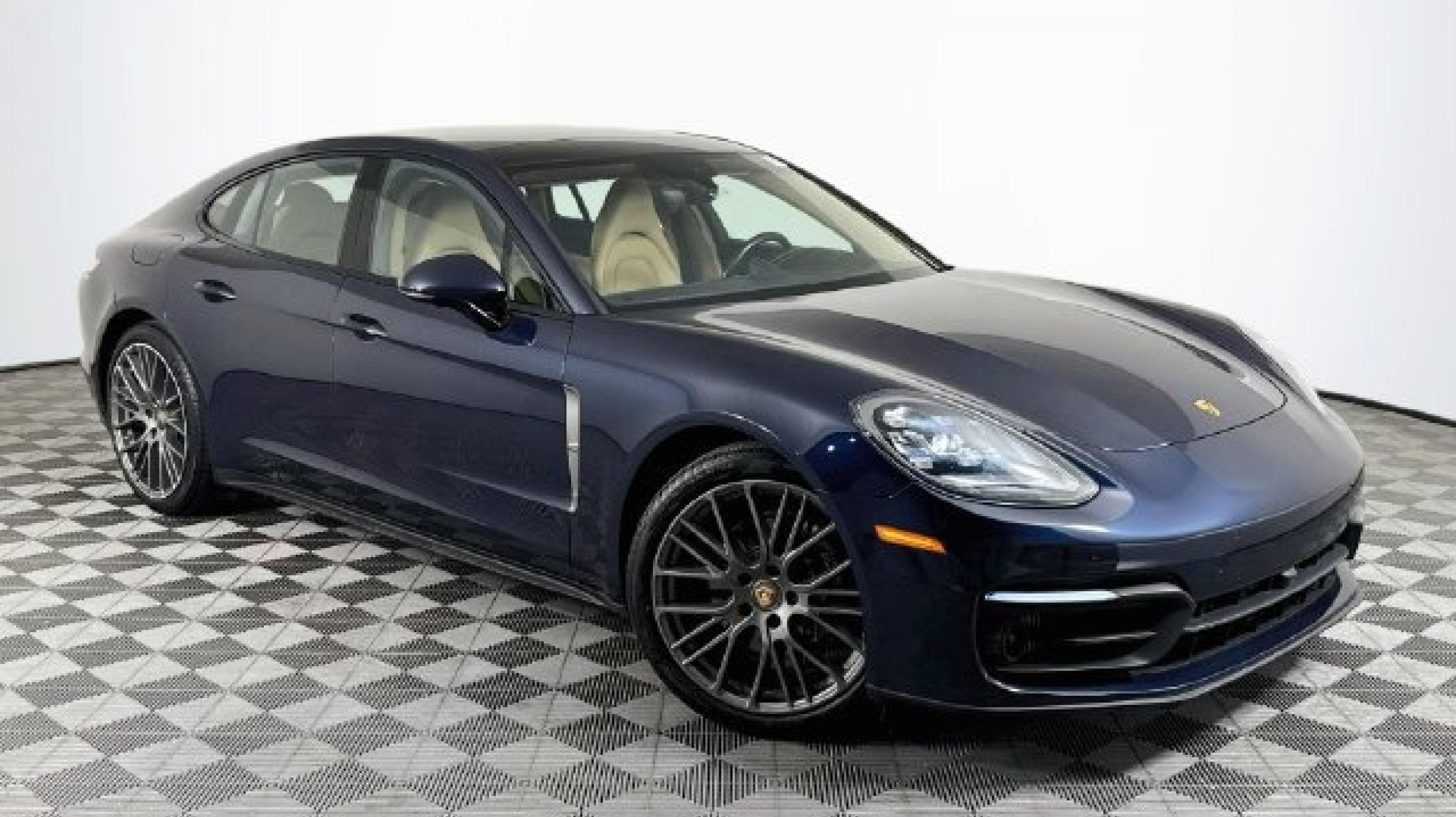 2023 Porsche Panamera