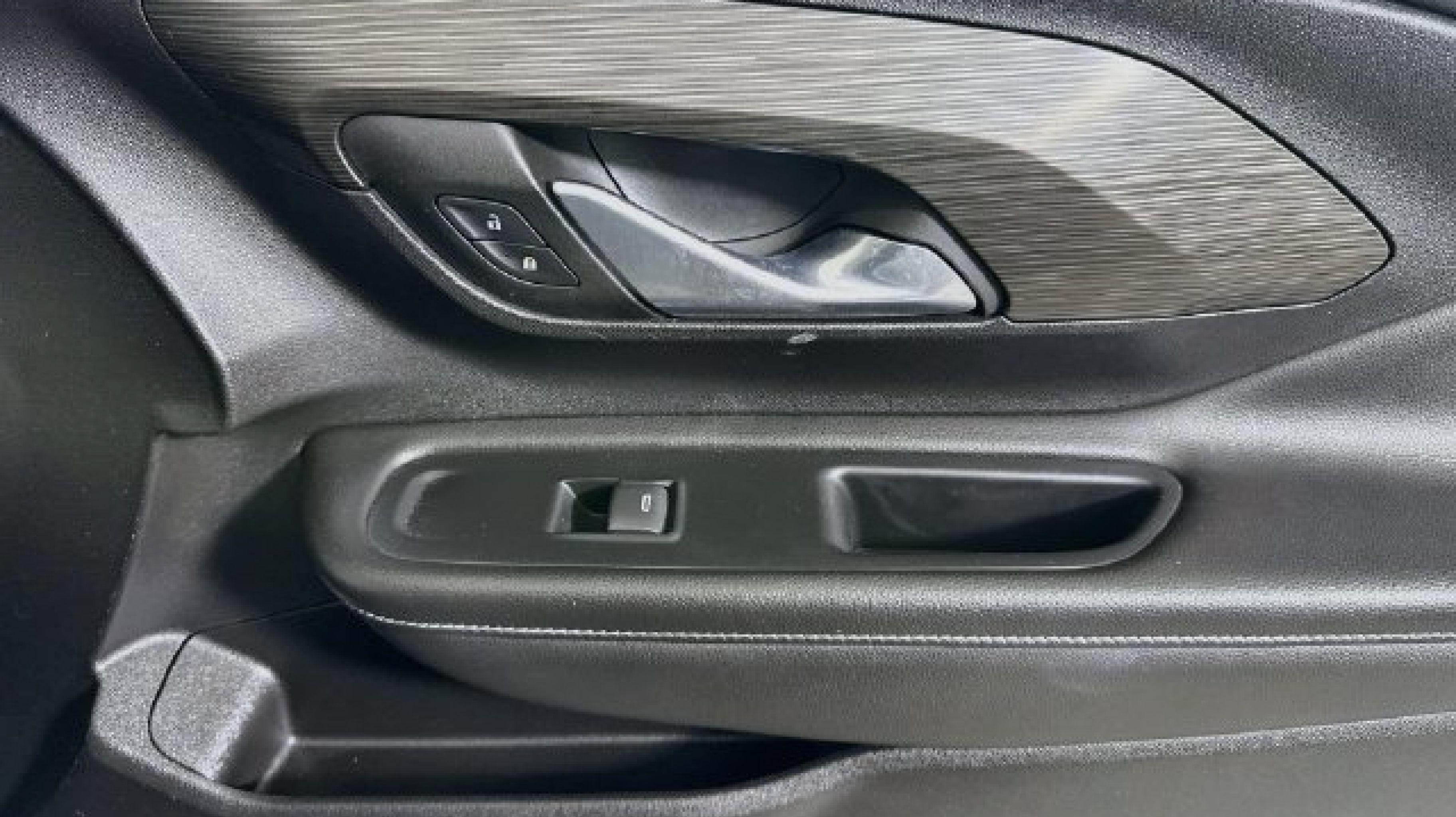 2024 GMC Terrain SLT - Photo 27