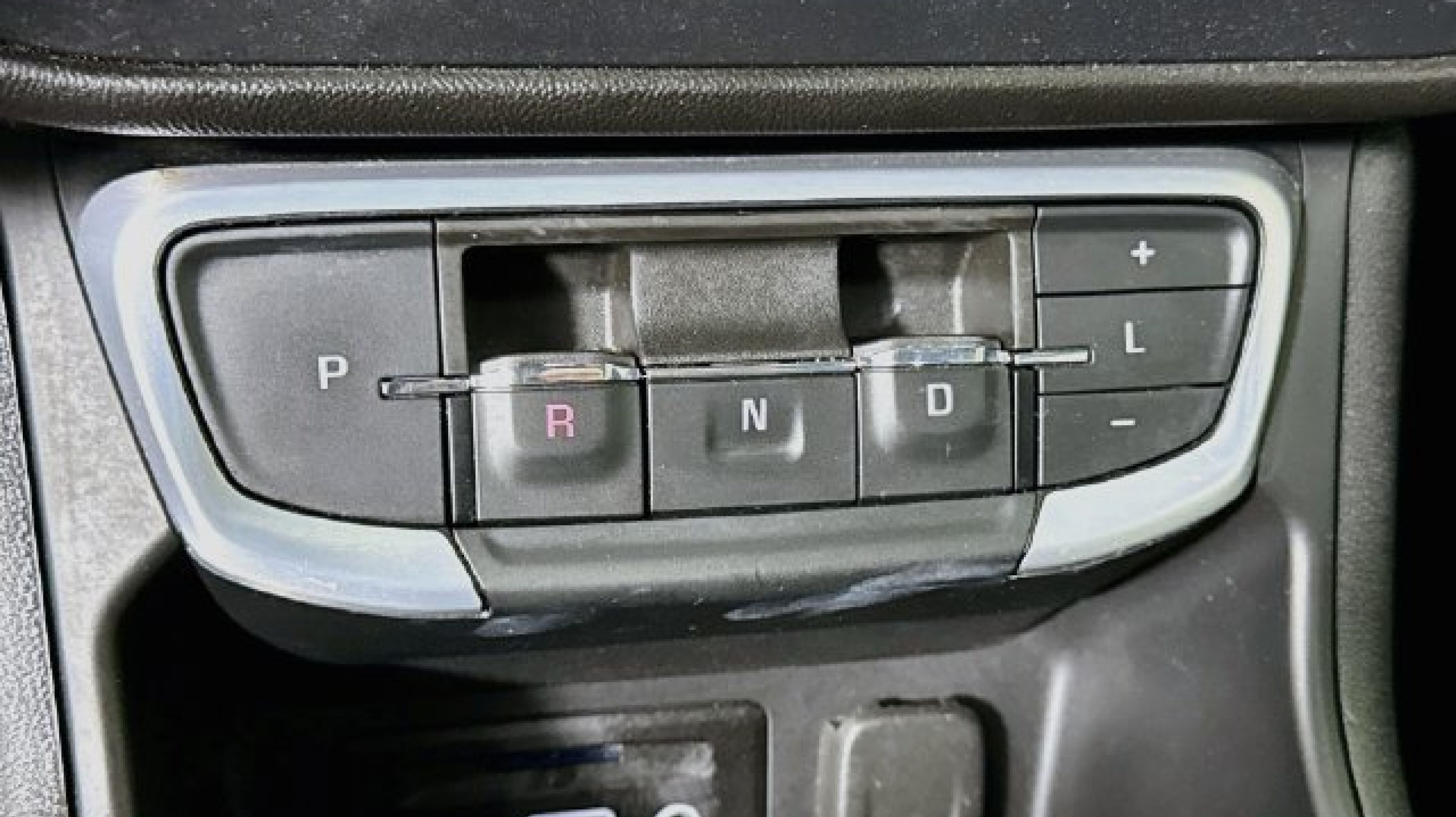 2024 GMC Terrain SLT - Photo 16