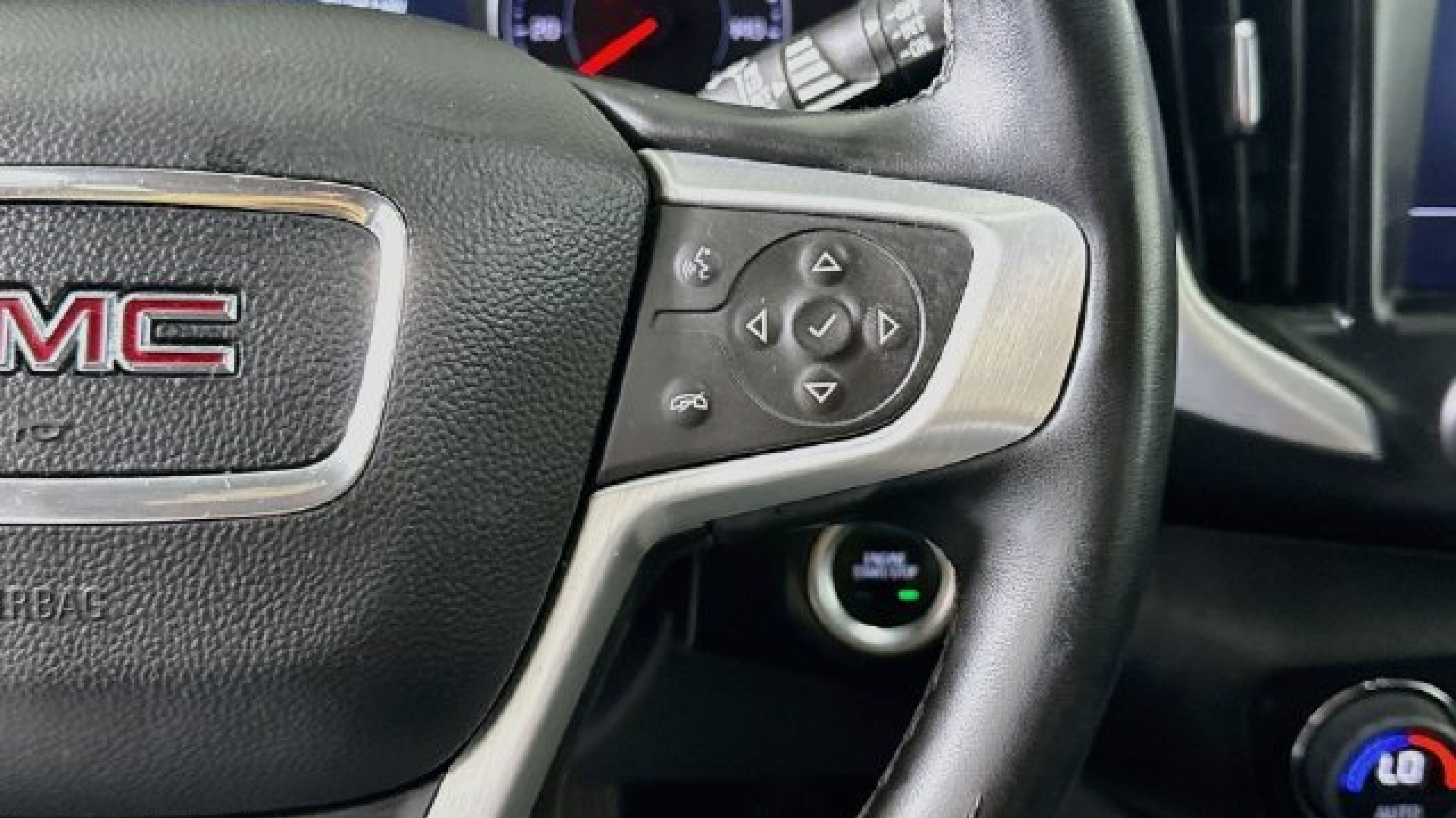 2024 GMC Terrain SLT - Photo 11