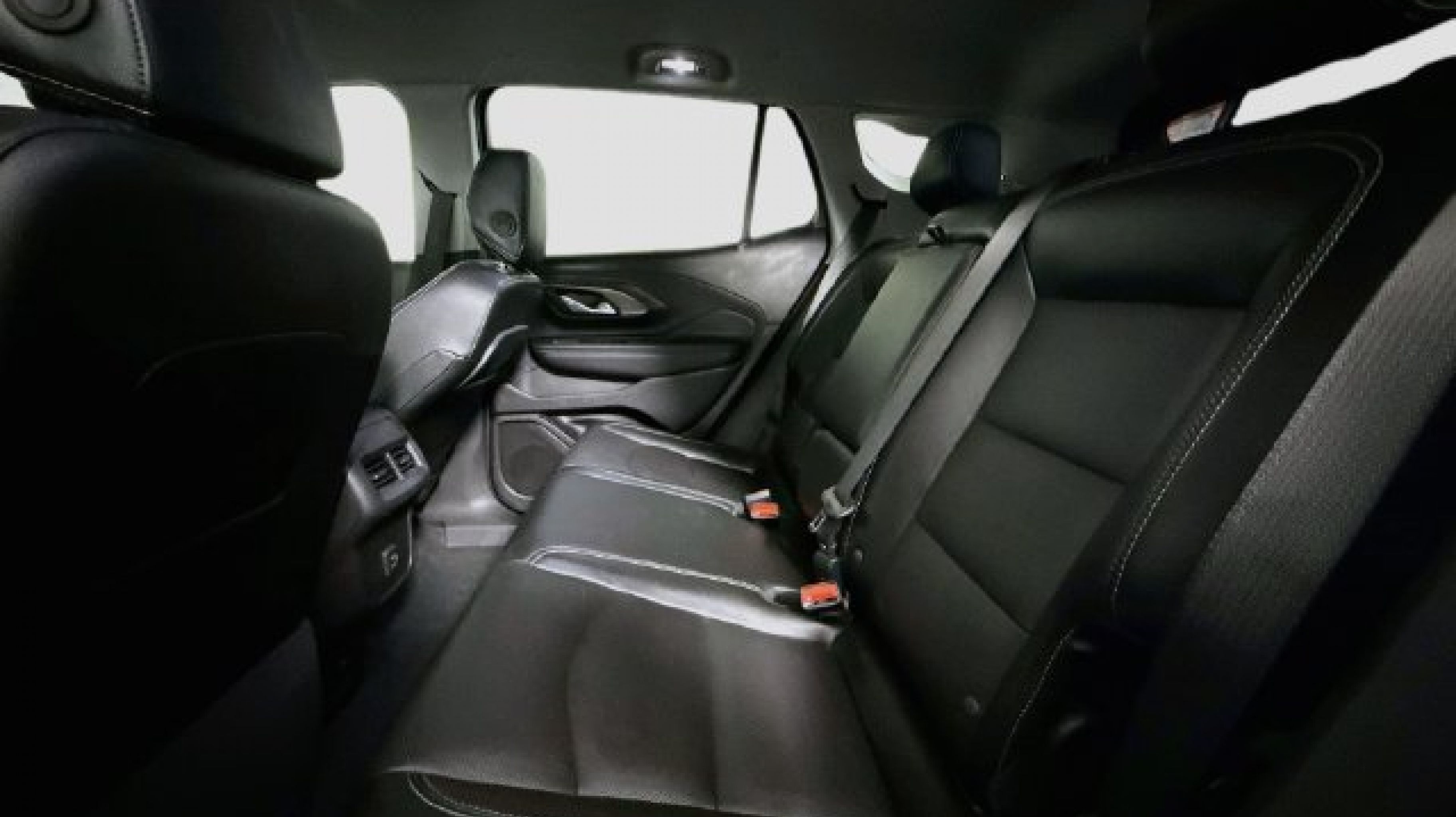 2024 GMC Terrain SLT - Photo 21