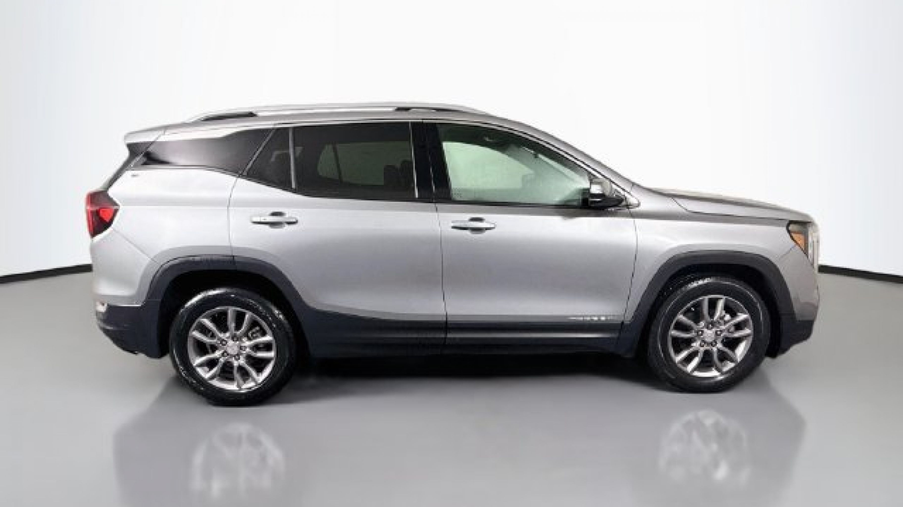2024 GMC Terrain SLT - Photo 8