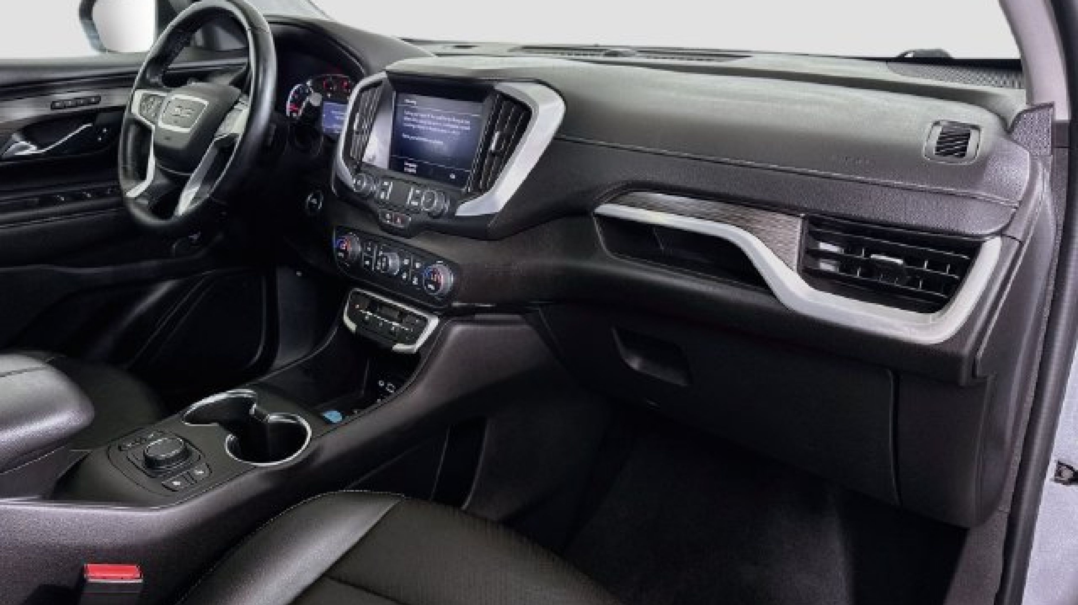2024 GMC Terrain SLT - Photo 26