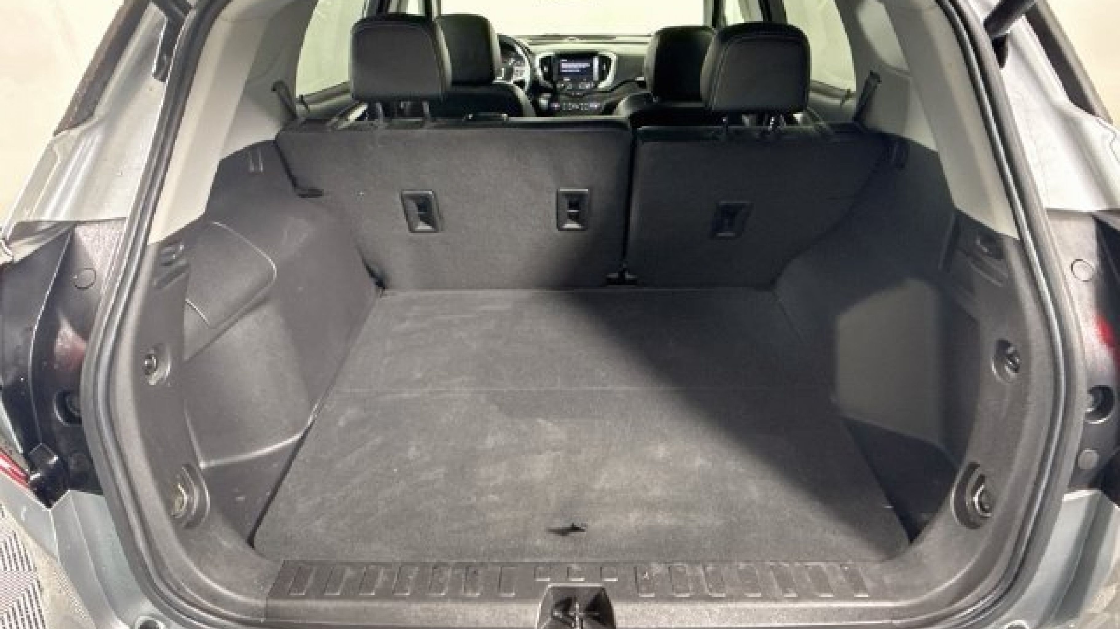 2024 GMC Terrain SLT - Photo 31