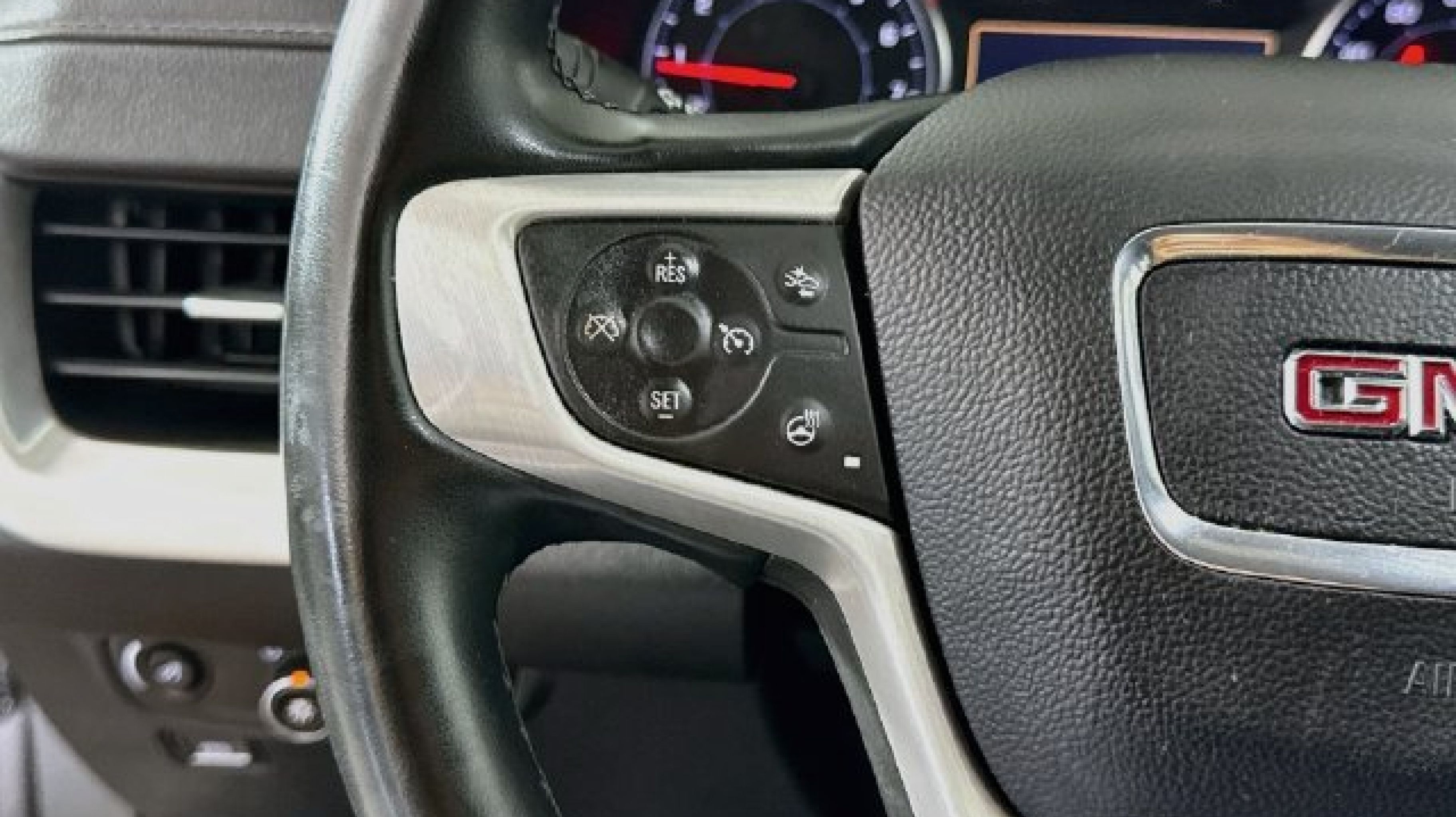 2024 GMC Terrain SLT - Photo 10