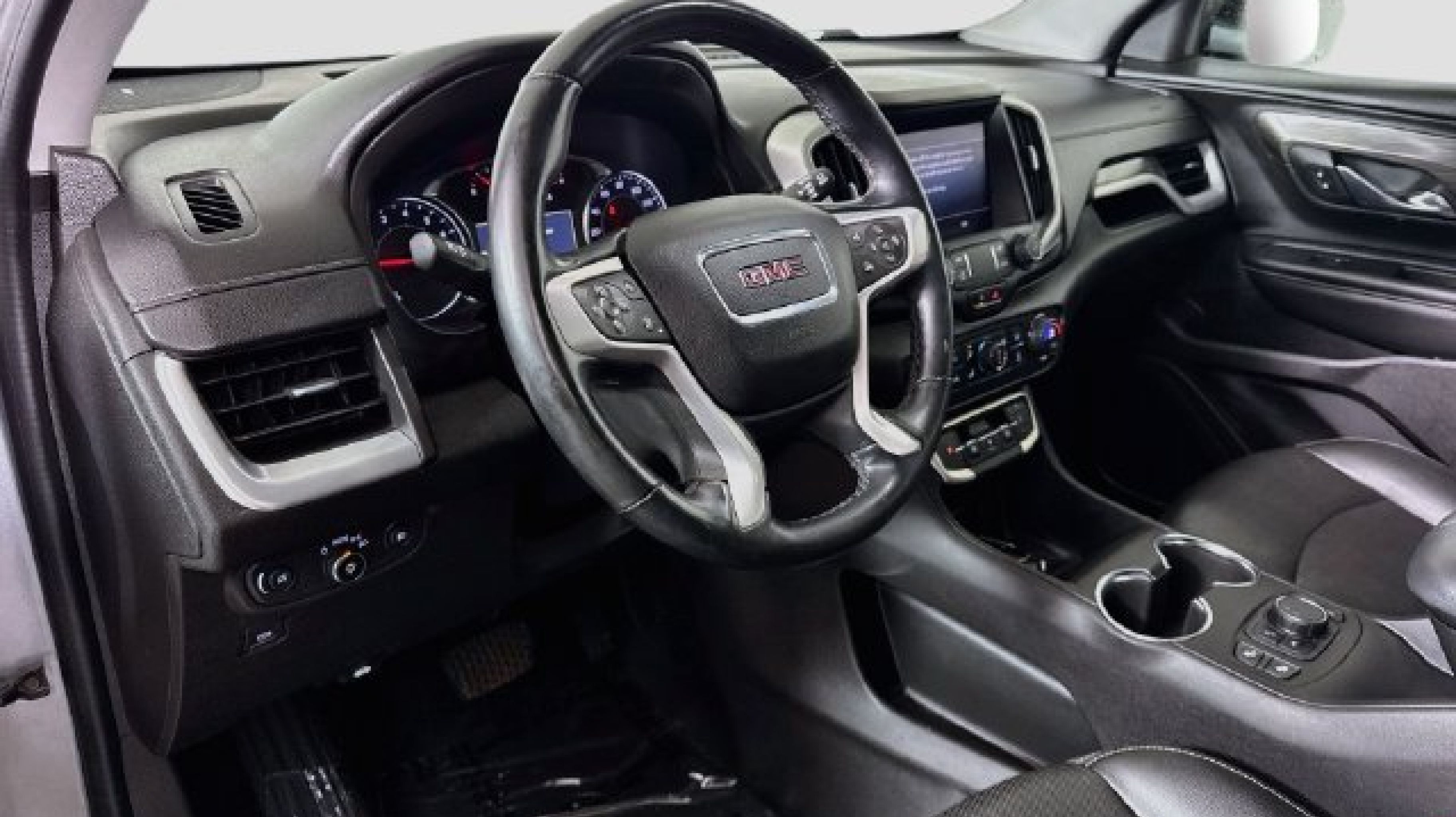 2024 GMC Terrain SLT - Photo 19