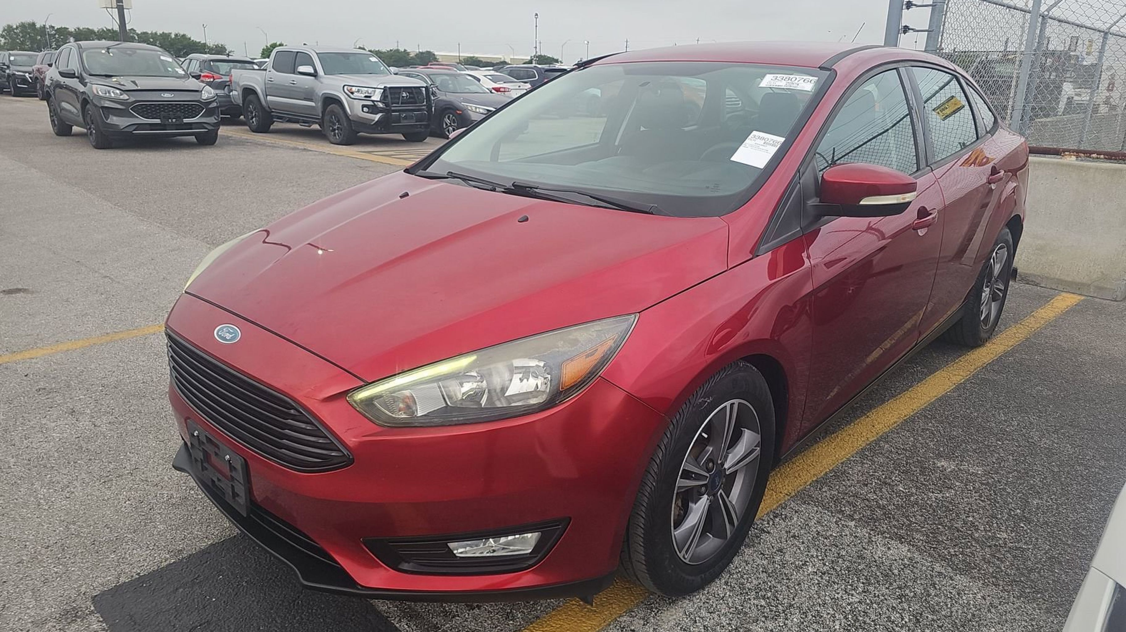 2017 Ford Focus Sedan SE's photo