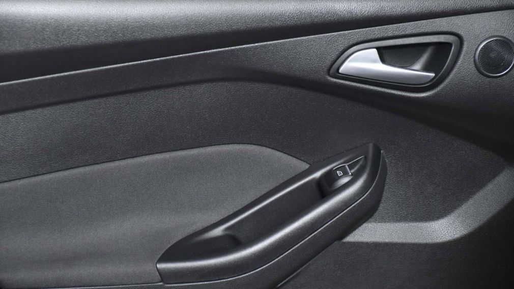 2016 Ford Focus Titanium #18