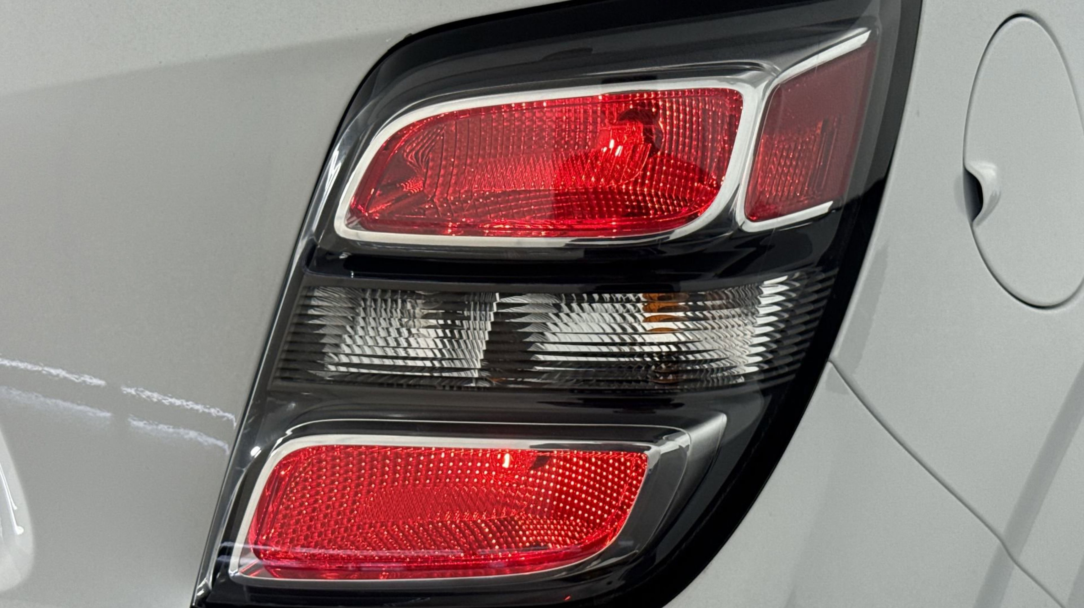 2020 Chevrolet Sonic LT photo 23