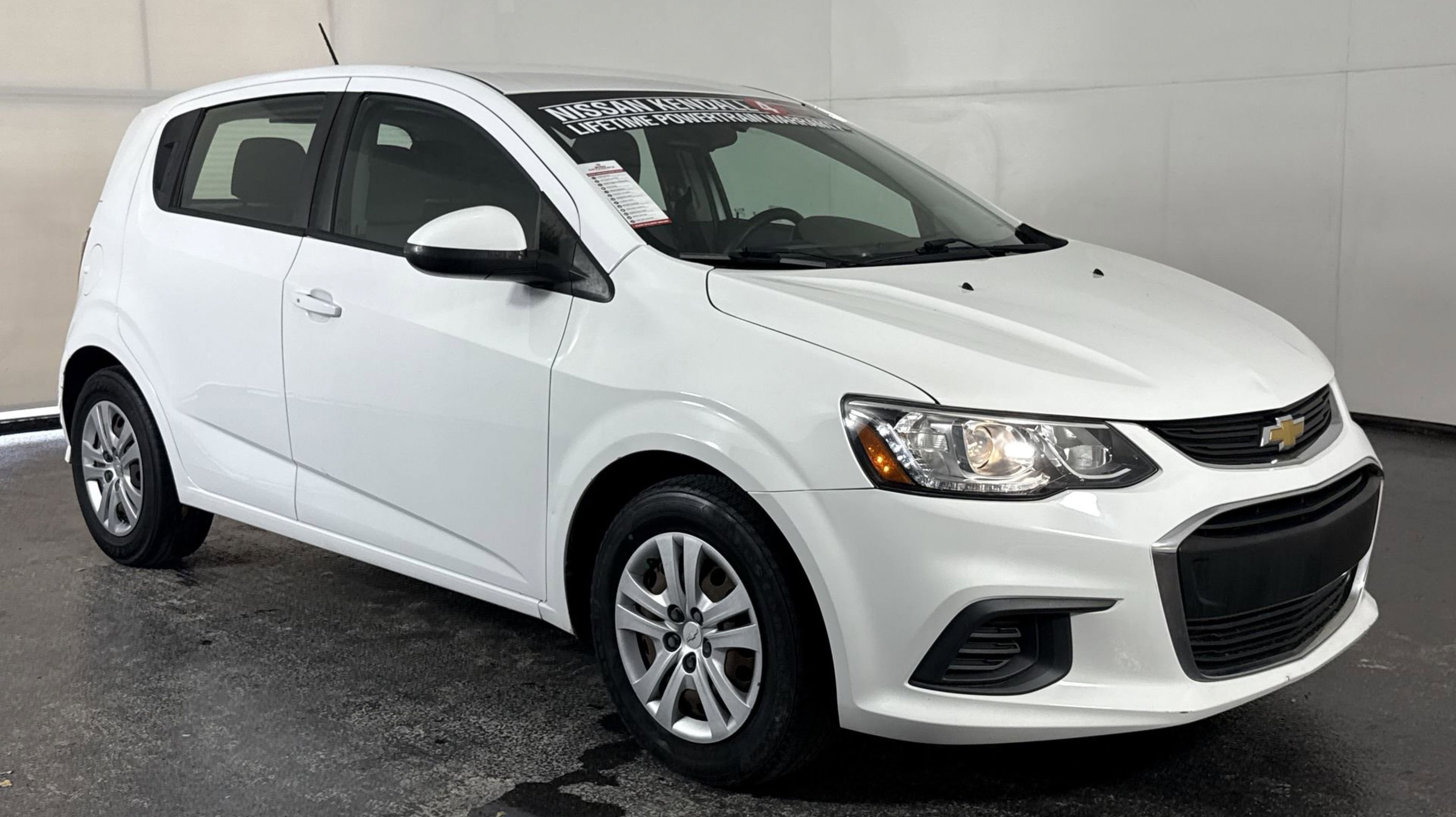 2020 Chevrolet Sonic LT photo 2