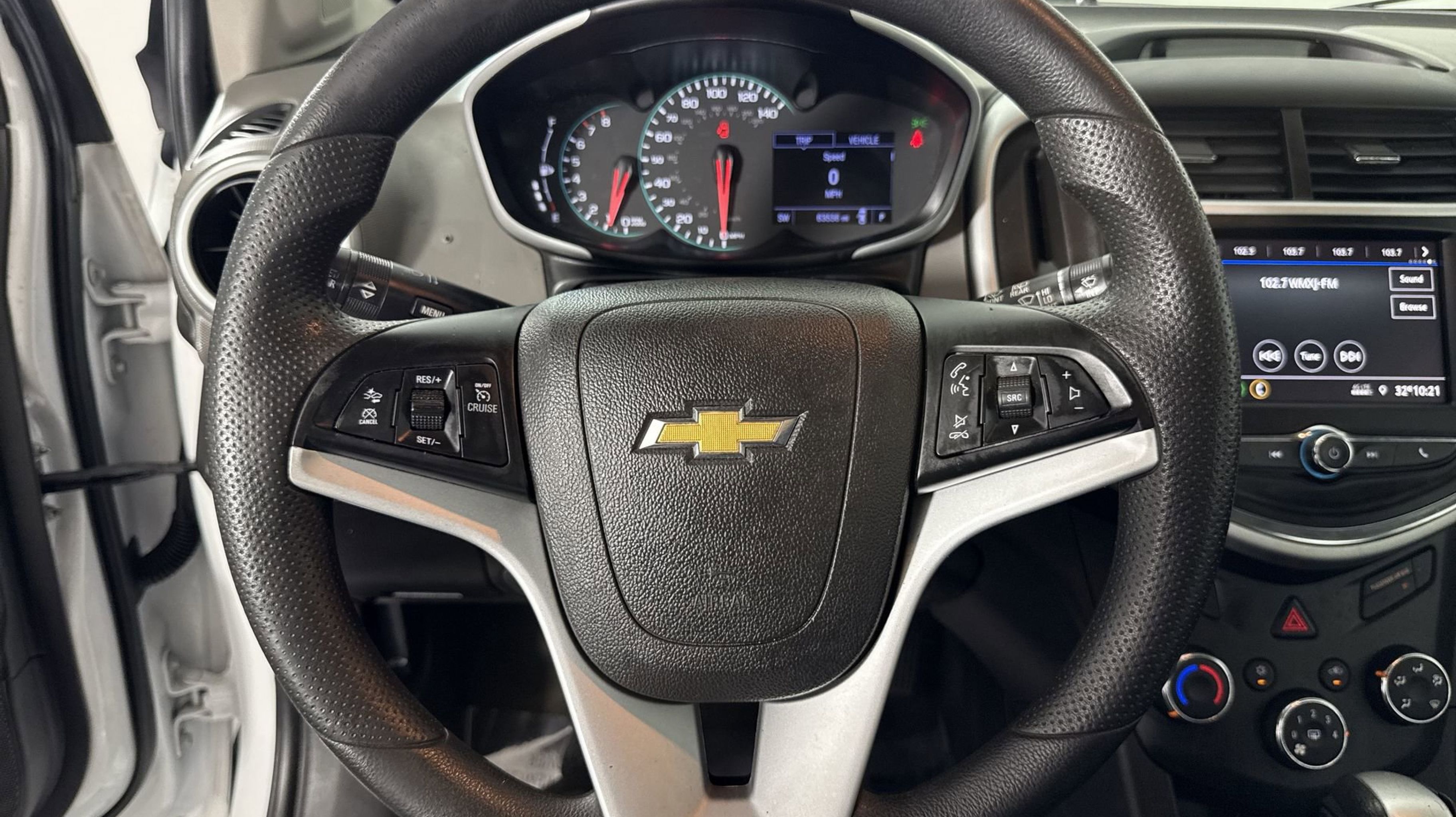 2020 Chevrolet Sonic LT photo 14