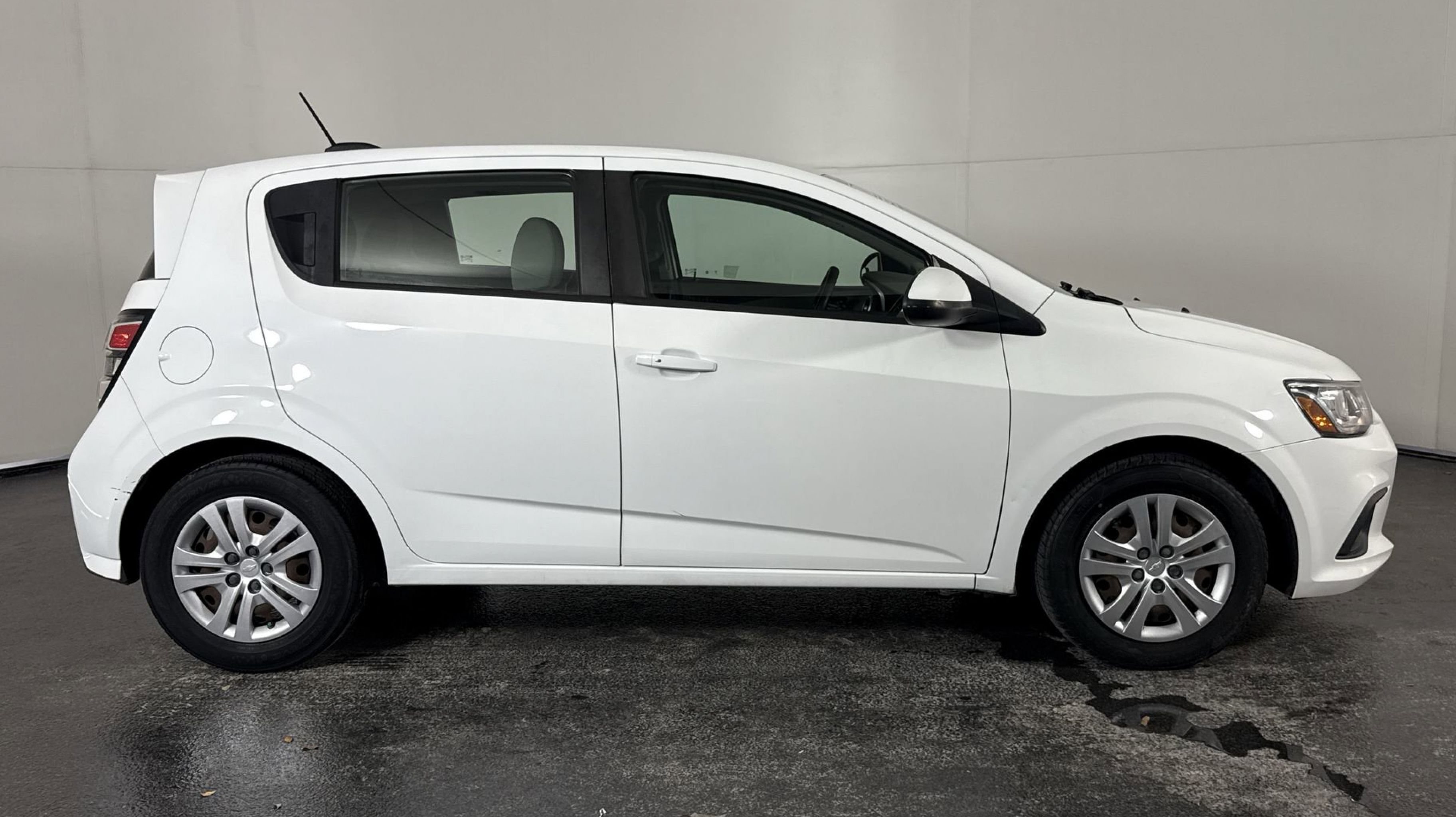 2020 Chevrolet Sonic LT photo 9