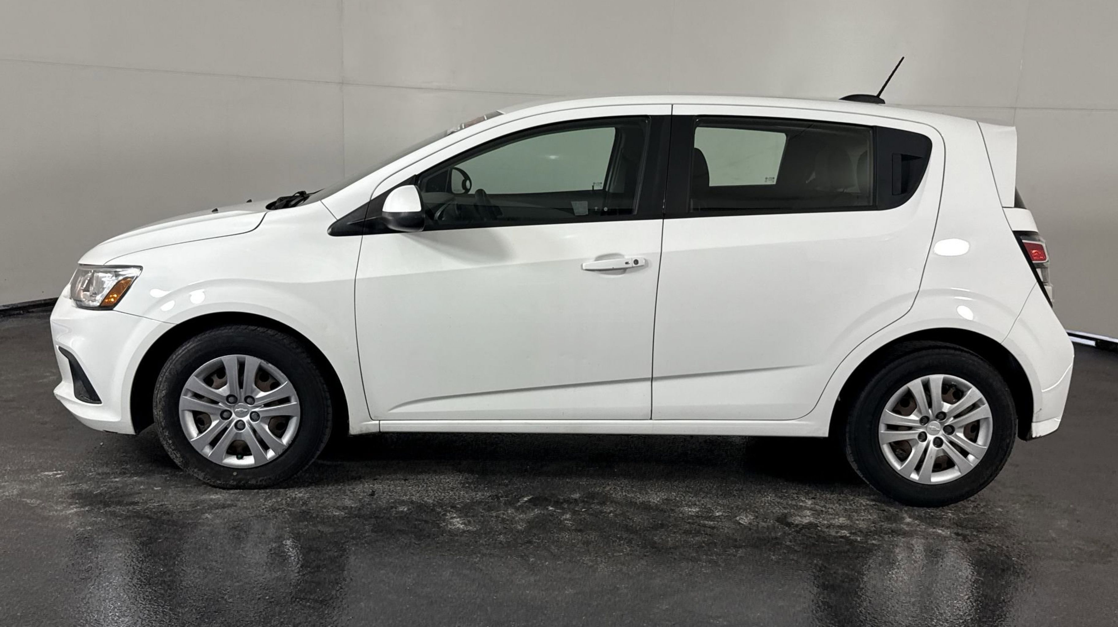 2020 Chevrolet Sonic LT photo 5