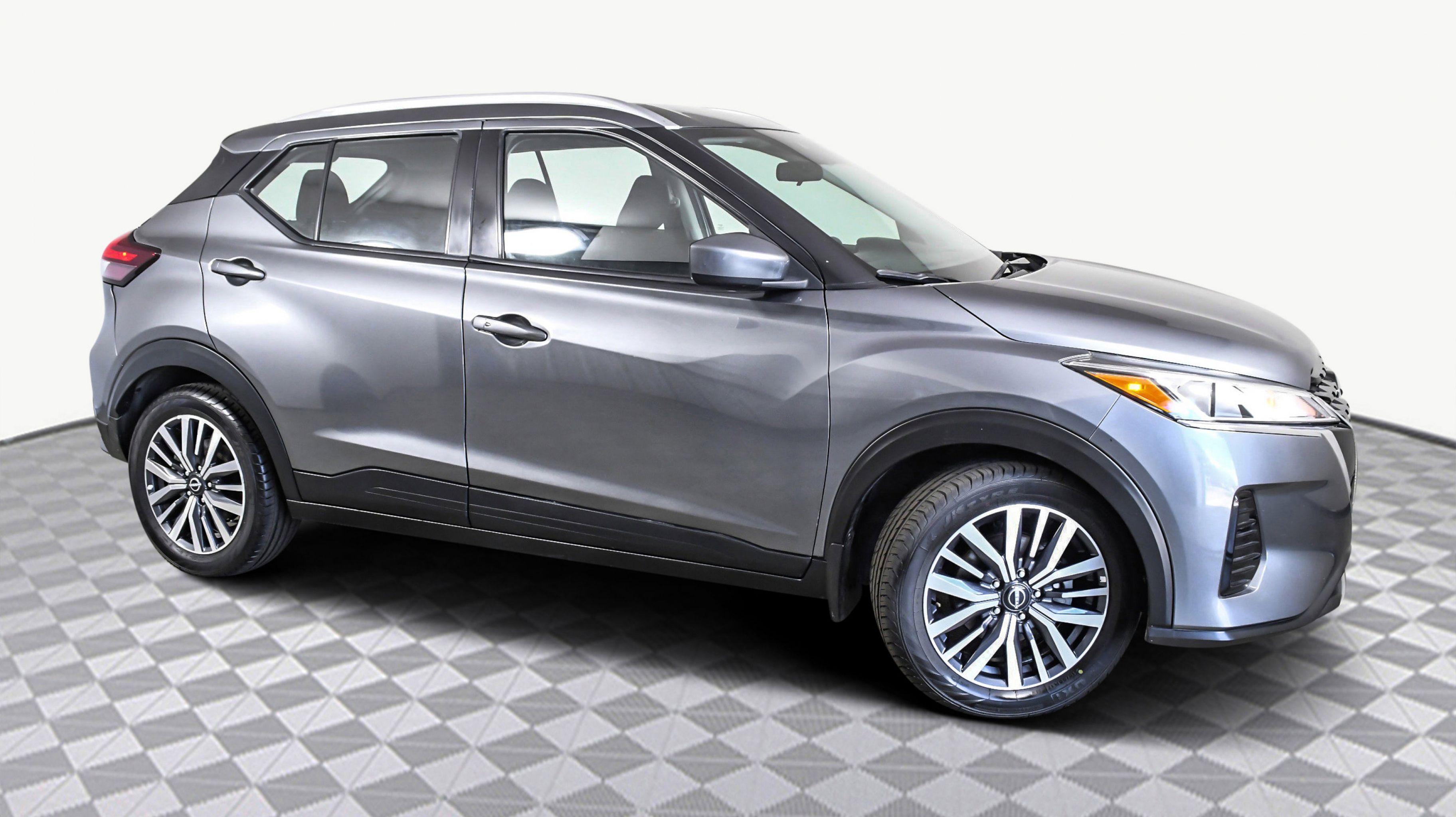 2022 Nissan Kicks SV