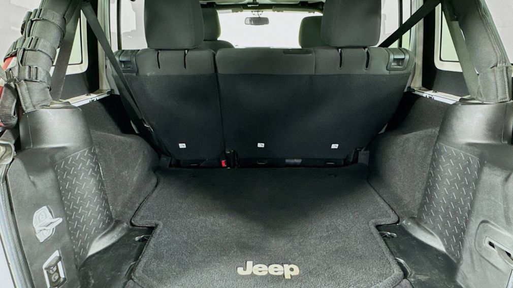 2015 Jeep Wrangler Unlimited Sport #26