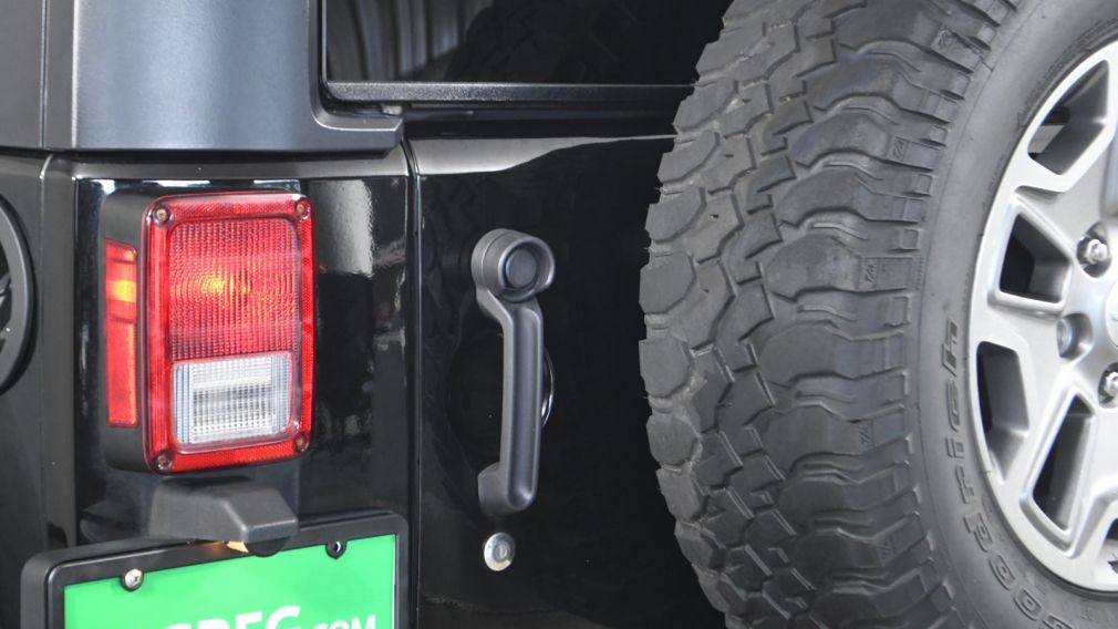 2015 Jeep Wrangler Sahara #23