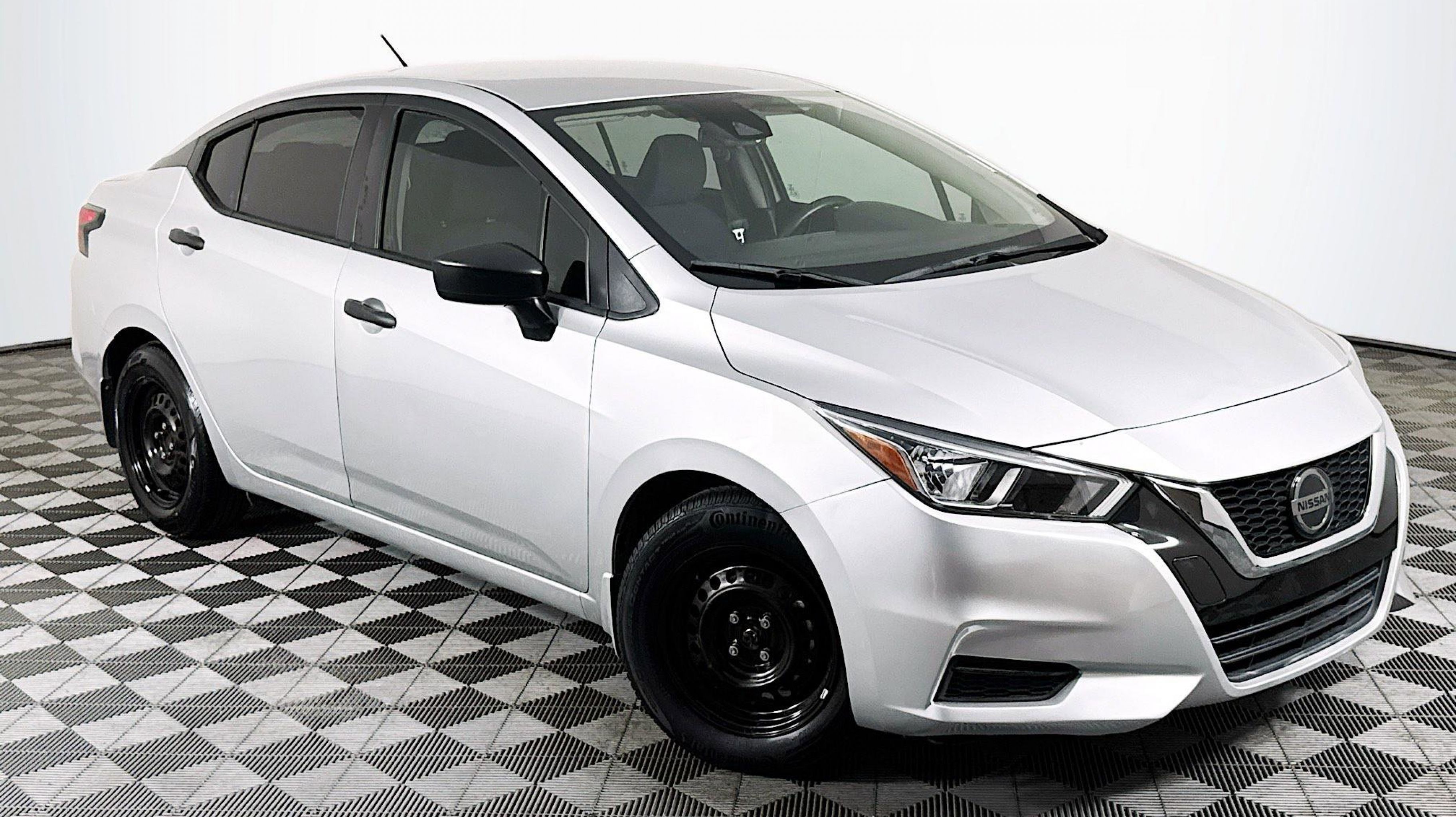 2020 Nissan Versa 1.6 S CVT's photo