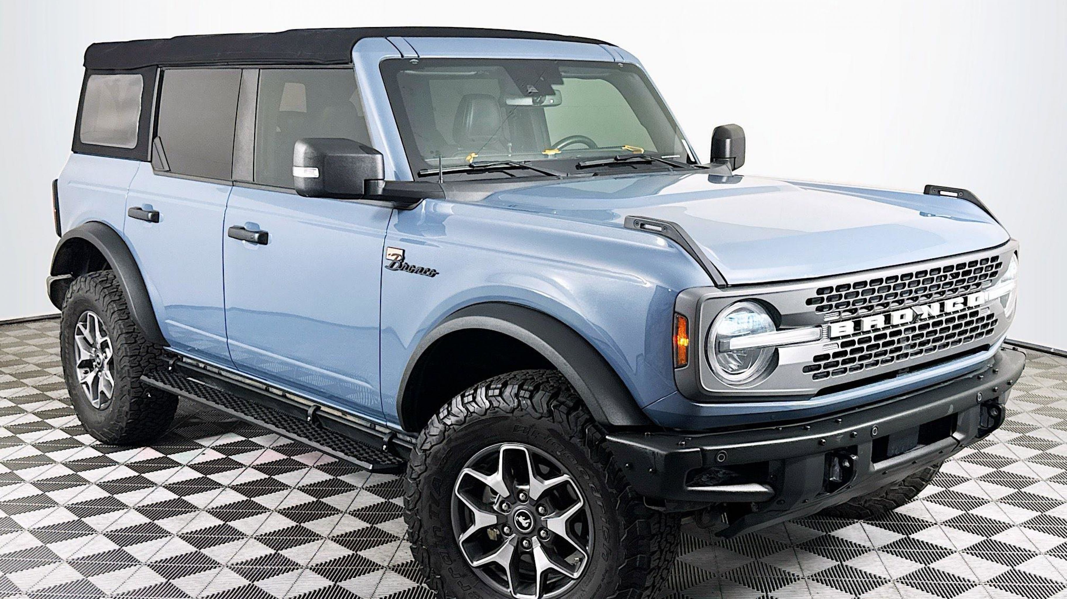 2023 Ford Bronco Badlands 4x4's photo