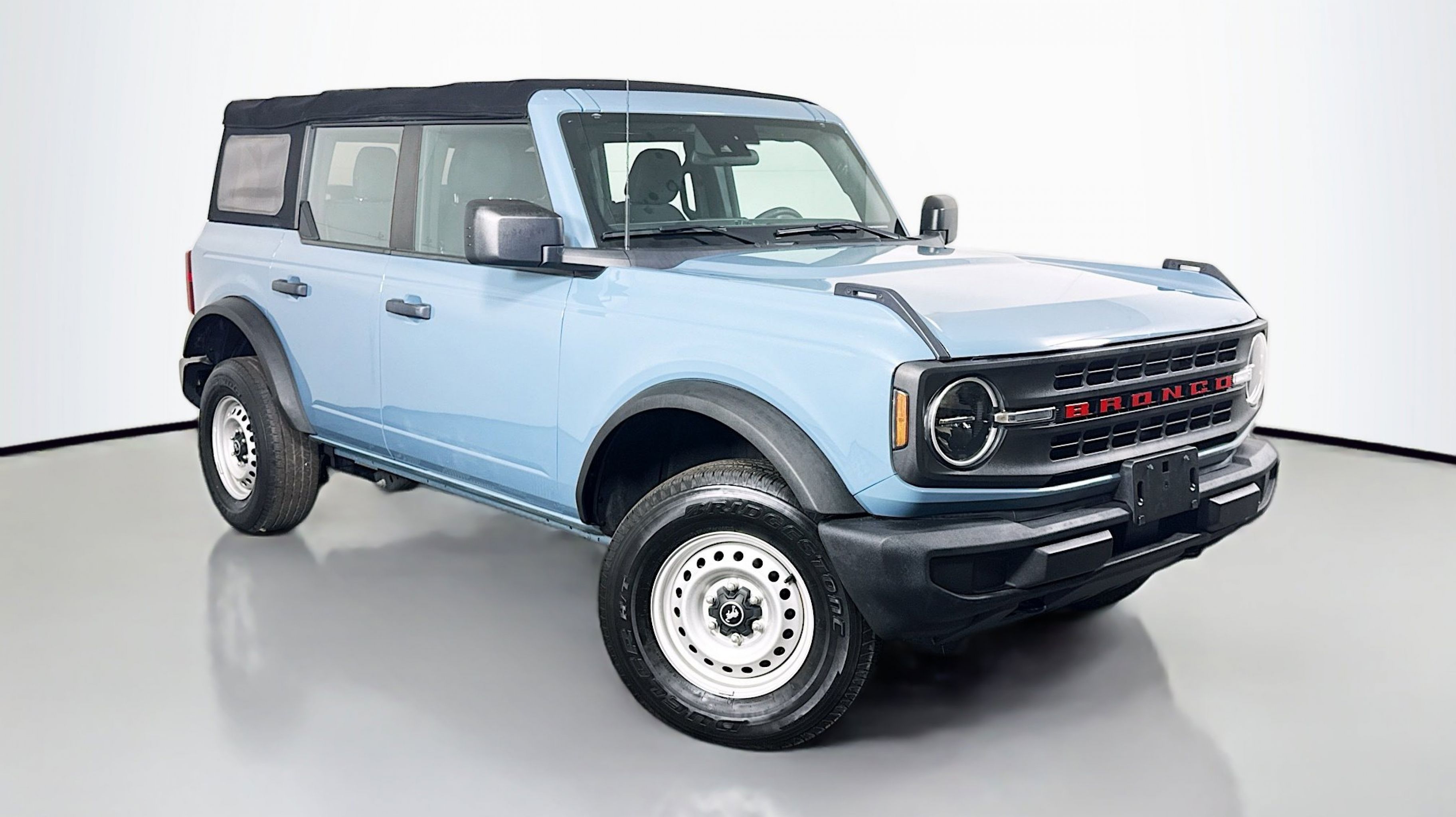 2023 Ford Bronco Base 4x4's photo