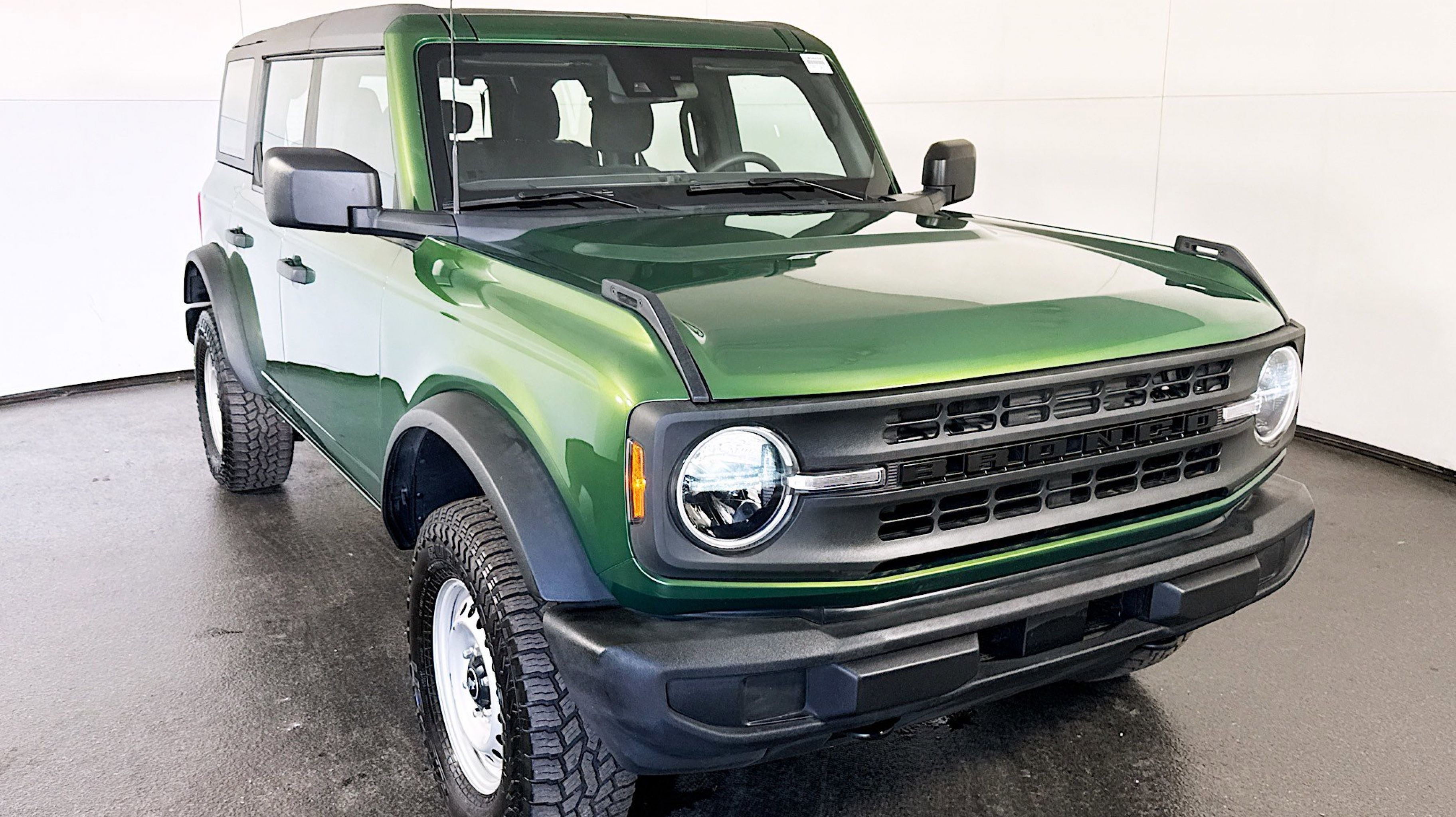 2023 Ford Bronco Base 4x4's photo