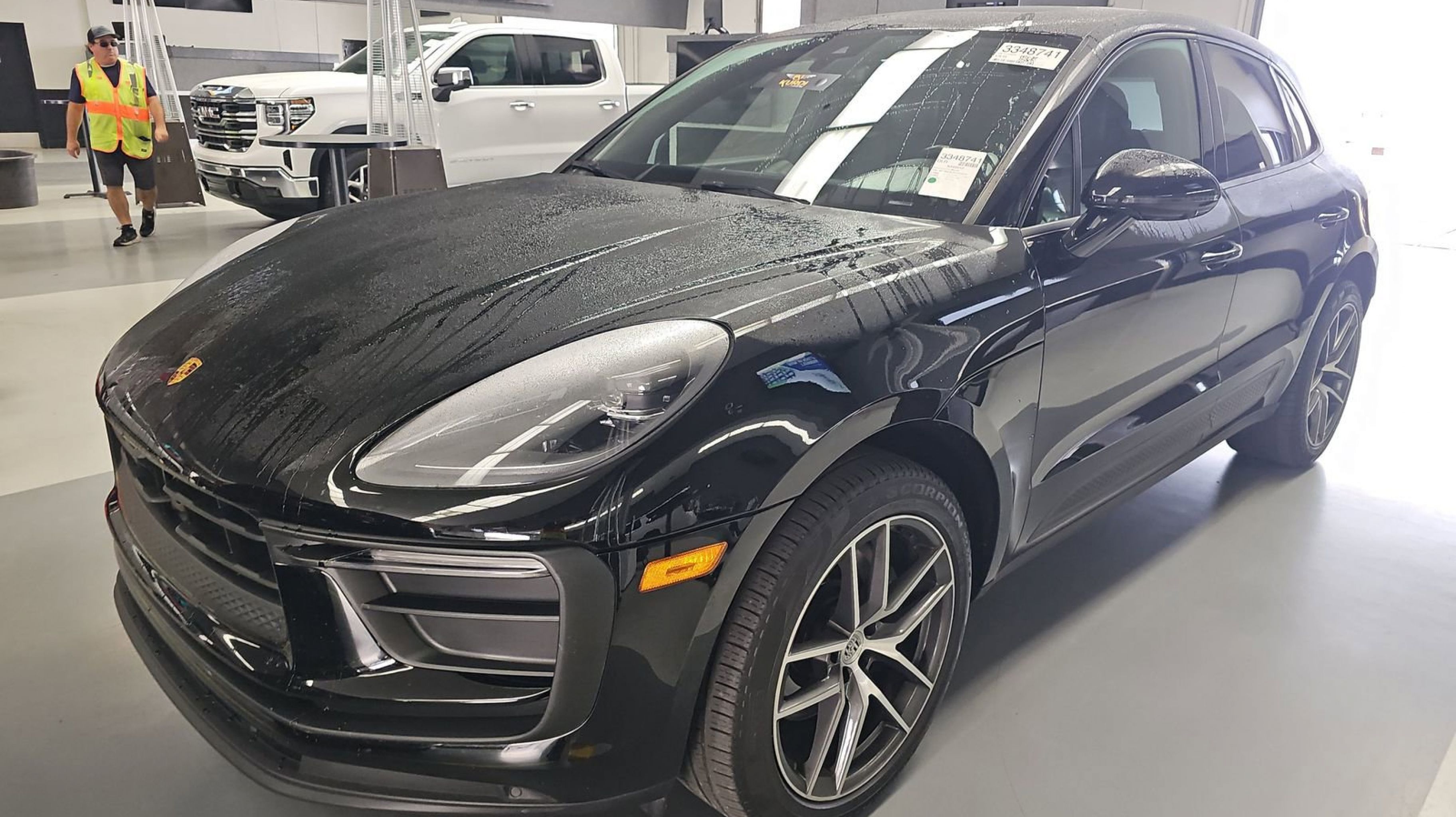 2023 Porsche Macan Base